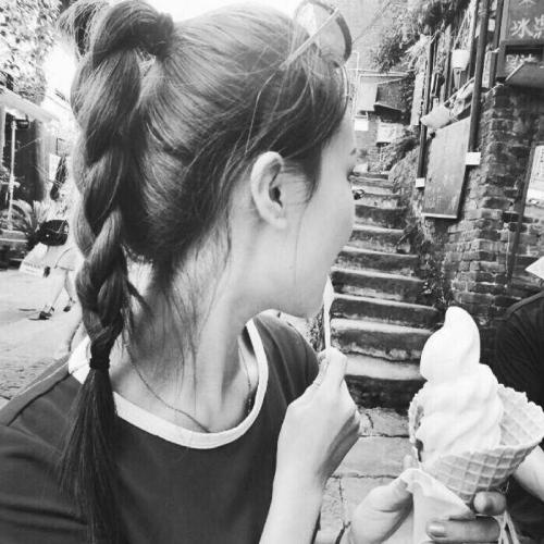 萌妹必备好看的网络美女图片微信头像高清真人