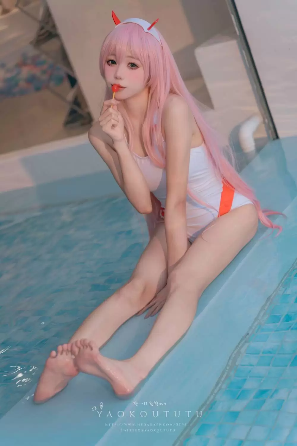 咬一口兔娘(黏黏团子兔) 最新写真合集 222套