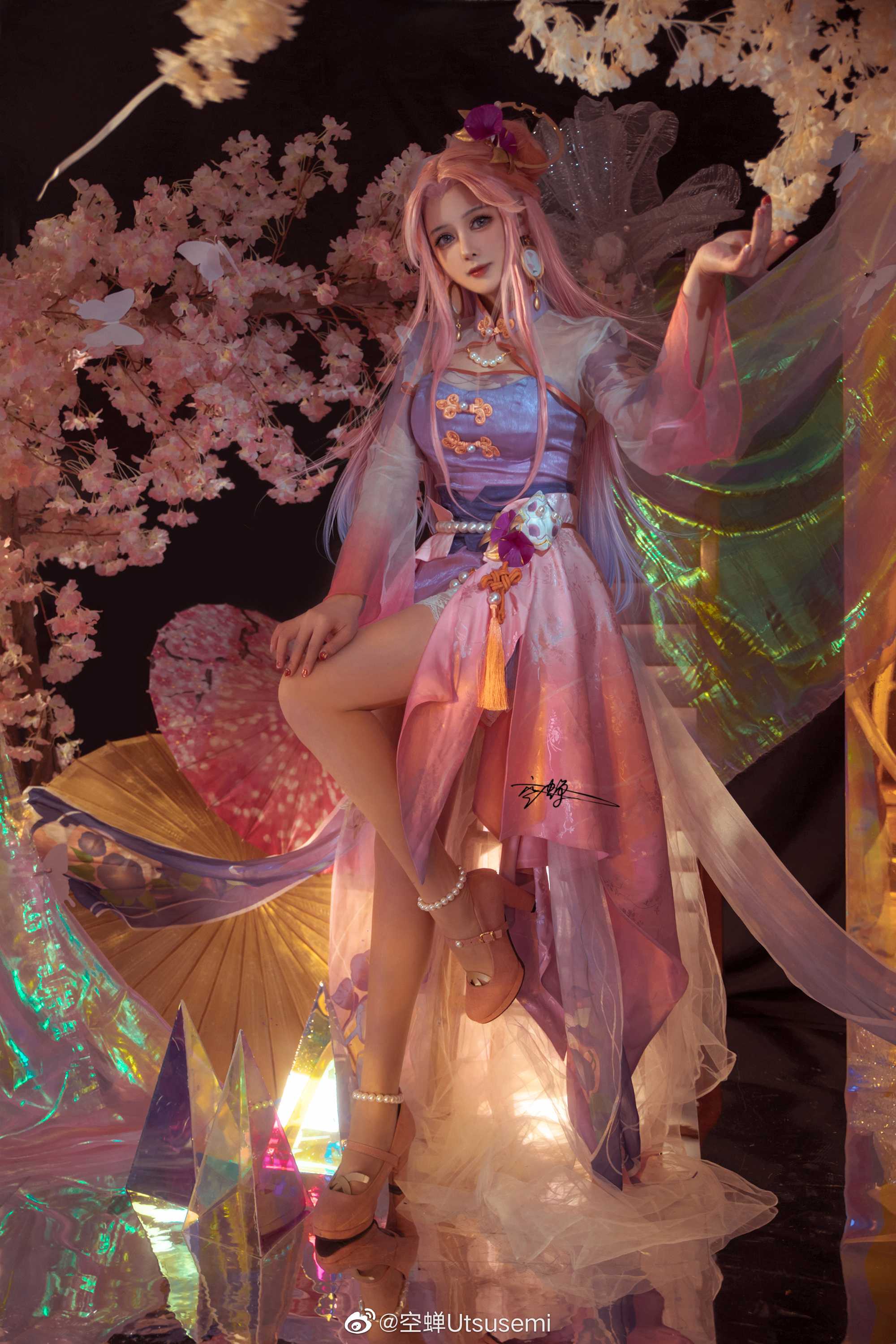 七月初七，夜悬长丝，投针验巧，明月照看