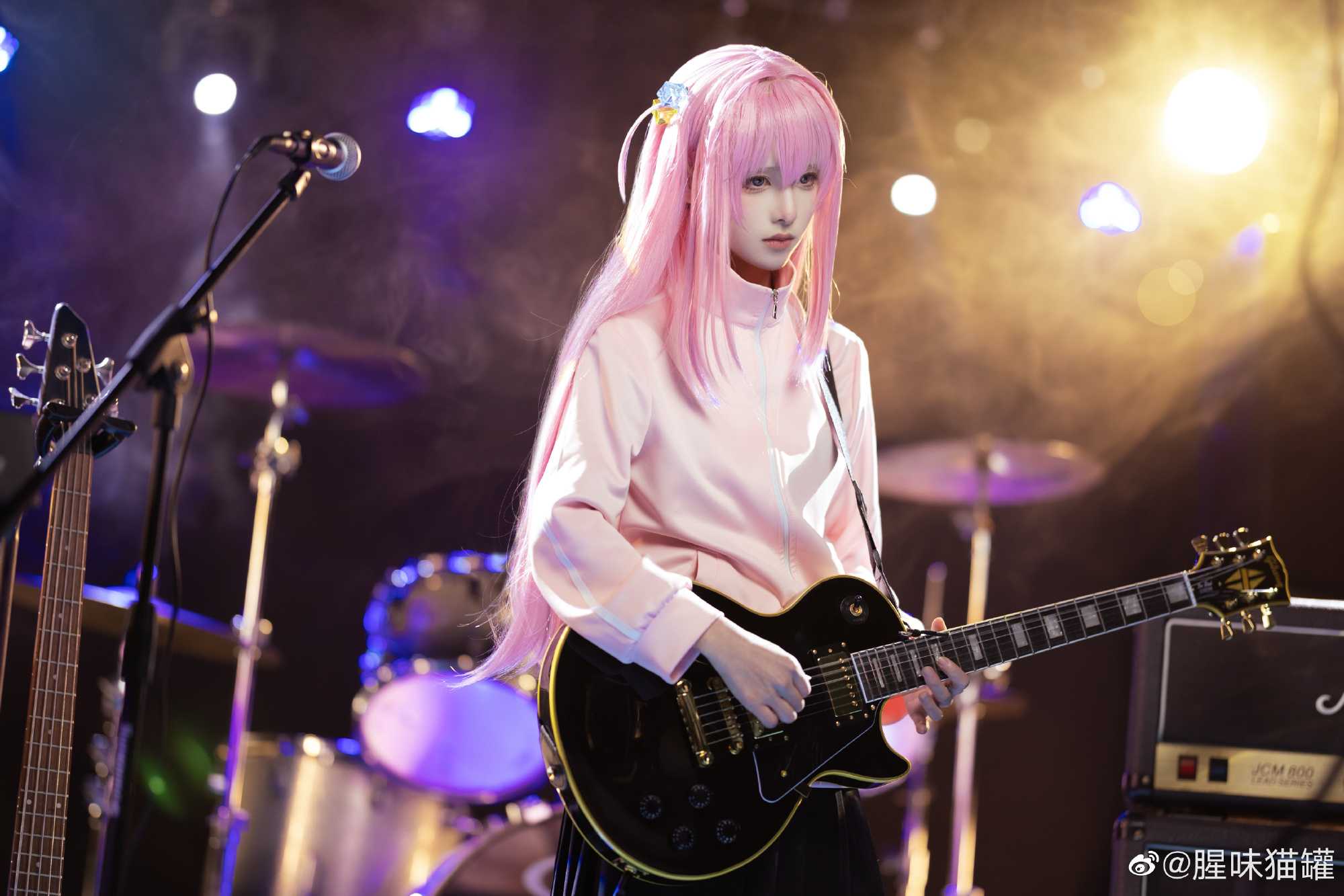 孤独摇滚 乐团相册里的波奇酱