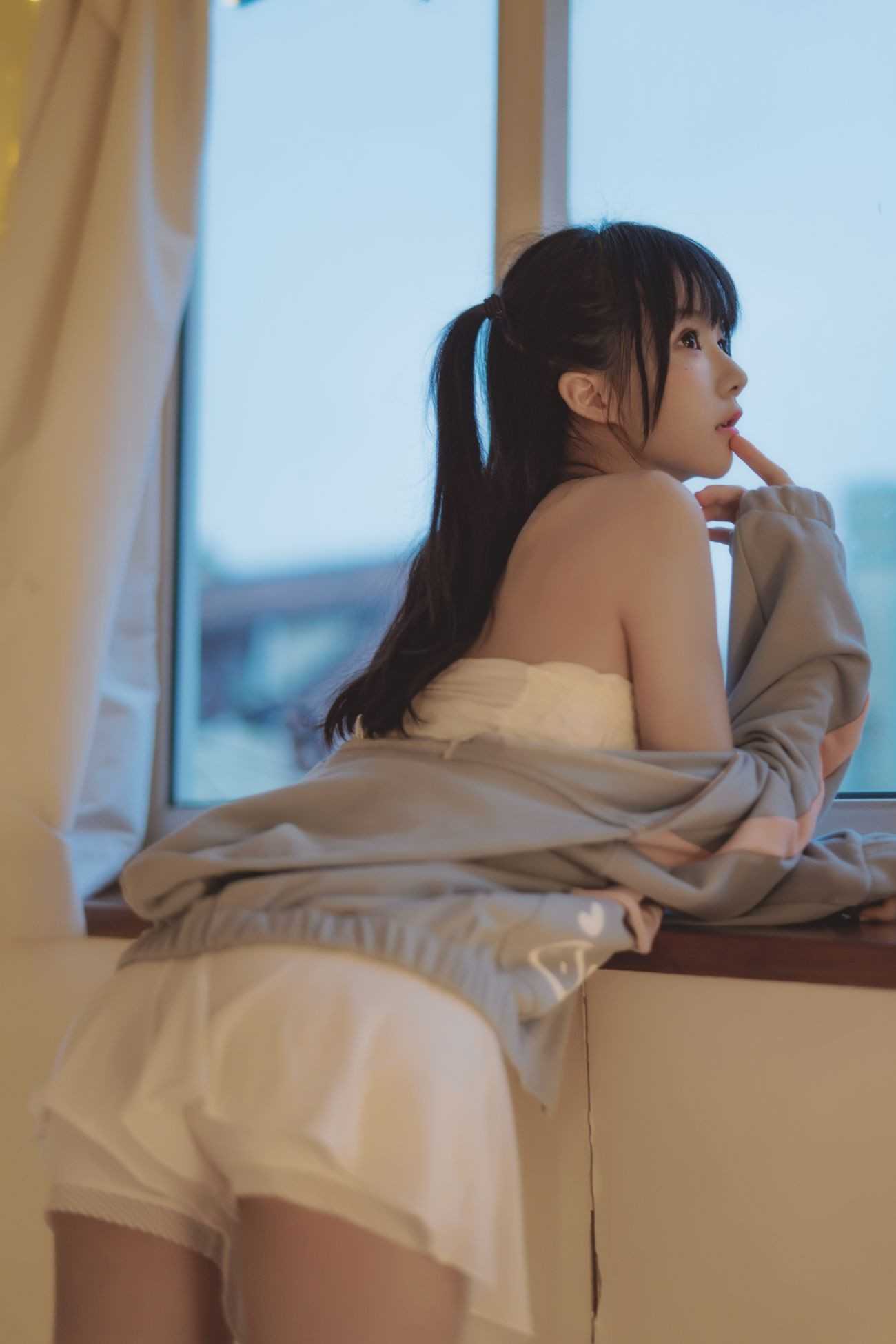 甜甜的出现一下