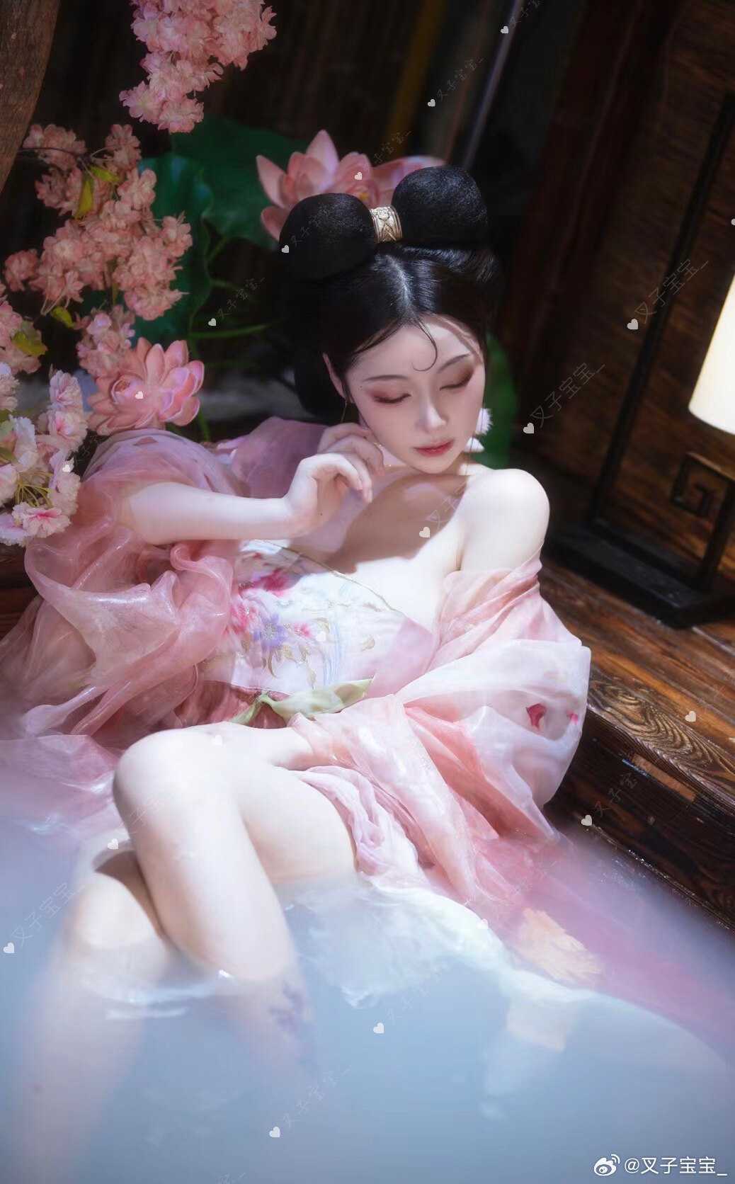 大王，人家也是第一次做人呢～?