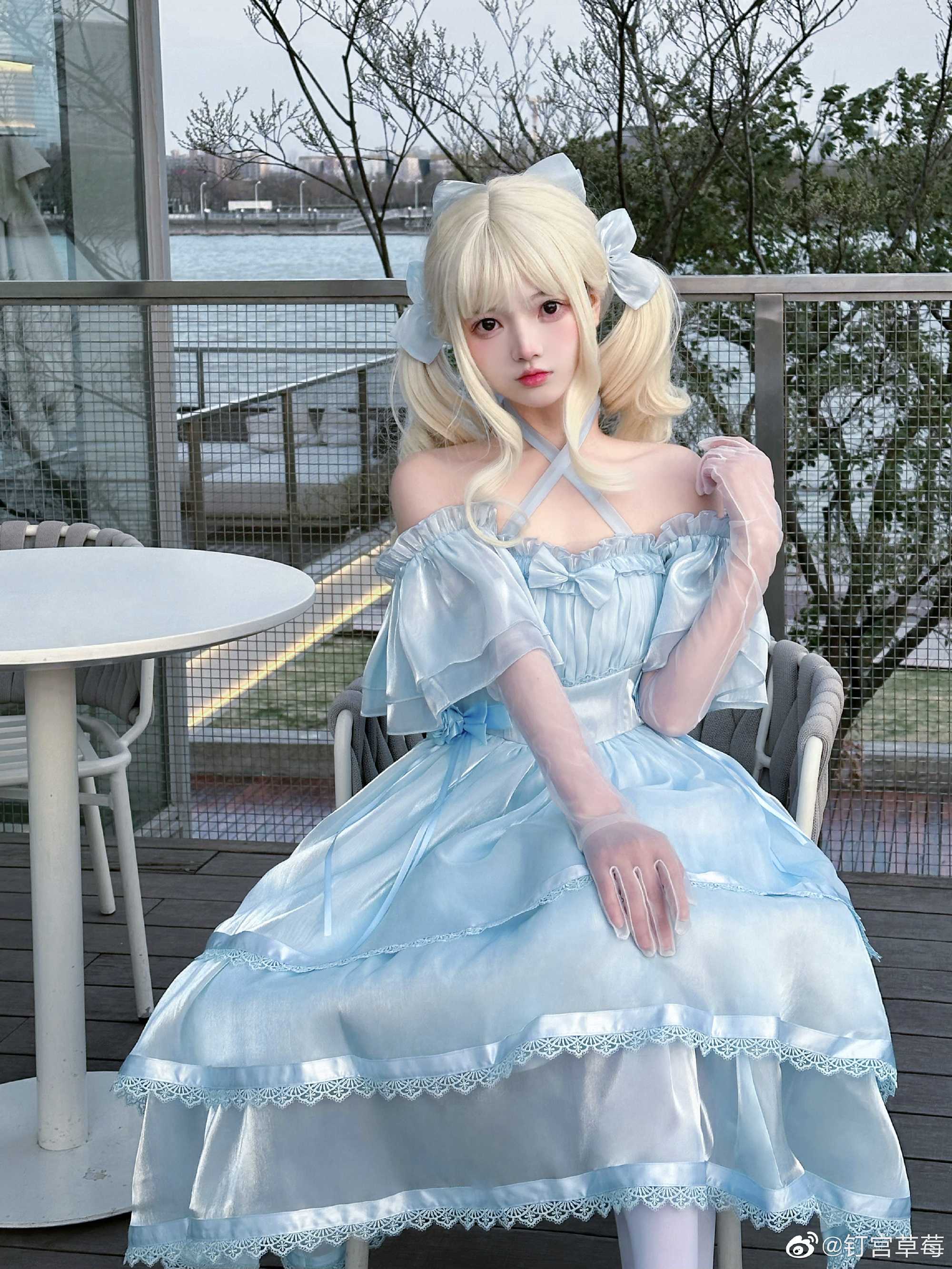 花可以自己去买，海也可以自己去看