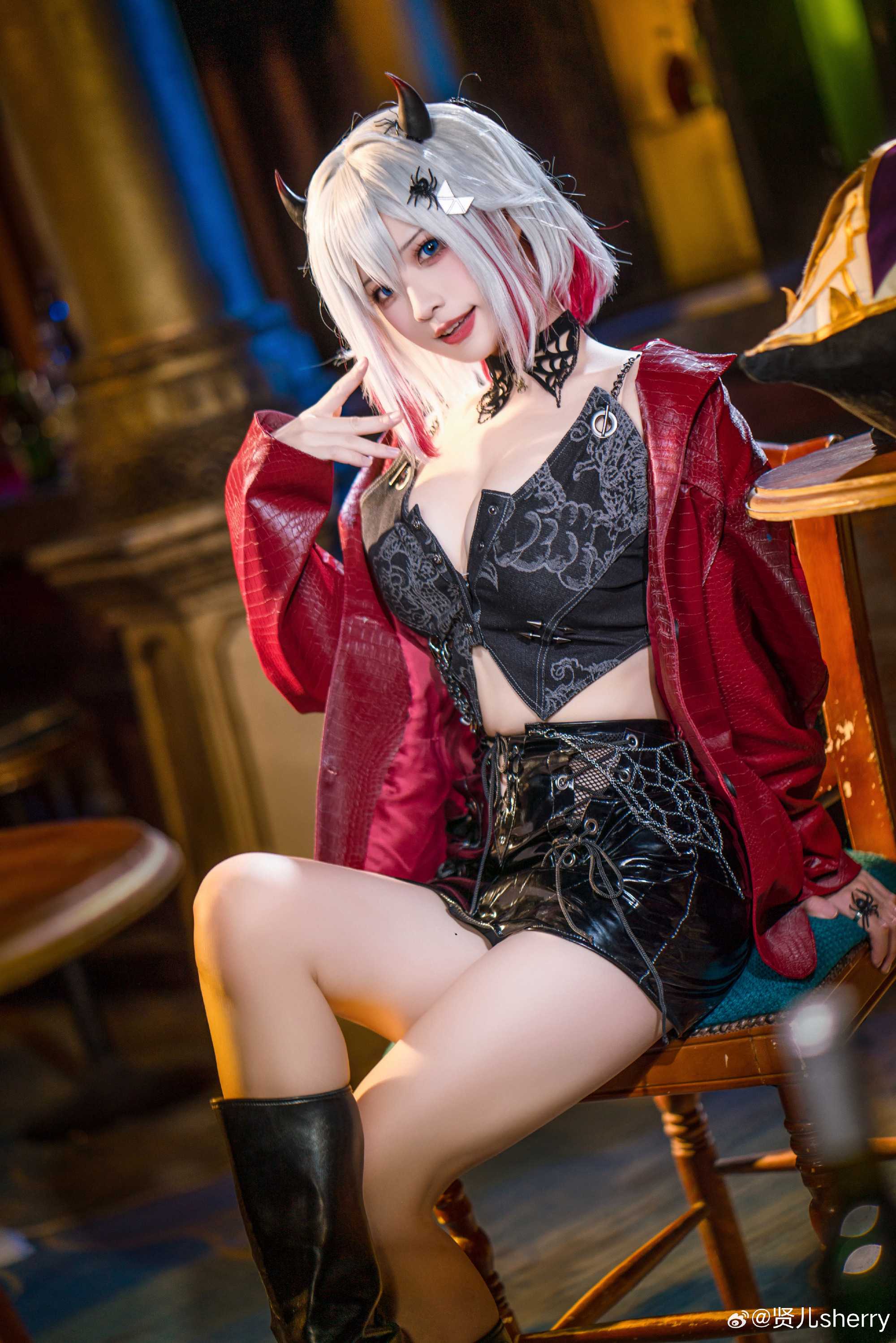 自己尝试了下托帕万圣节的搭配~合不合适呀