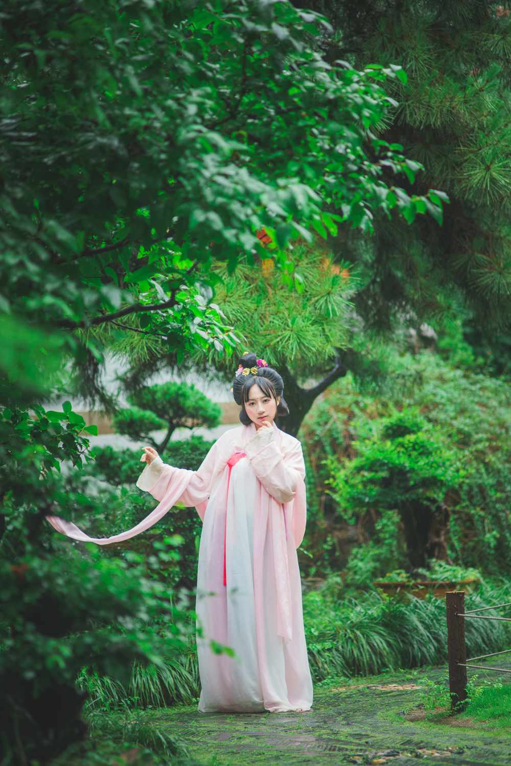 汉服 六月雅事 池亭赏鱼