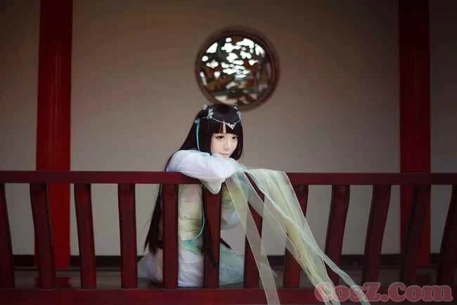 你是喜欢玩琴的小姐姐，还是喜欢下期的小女仆？