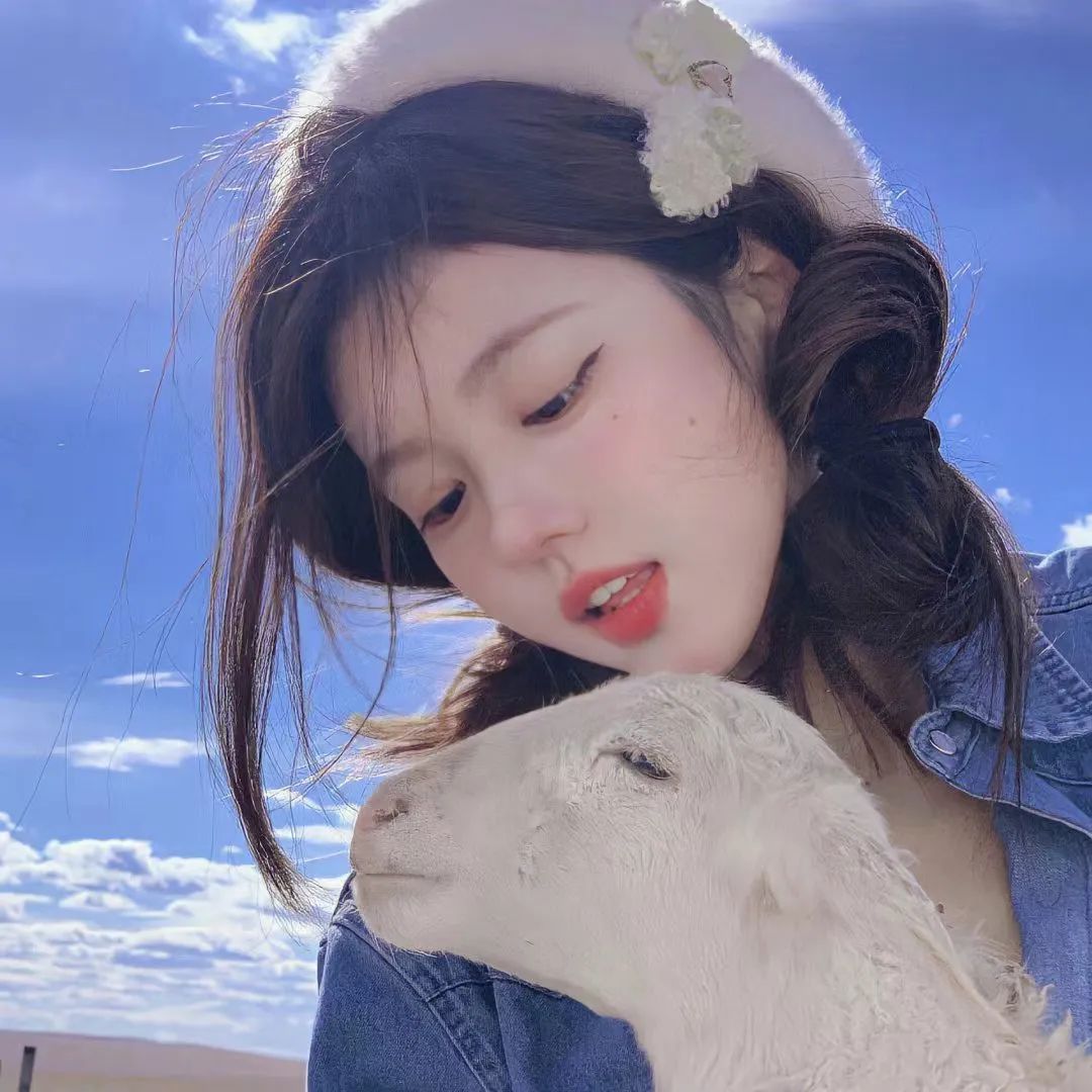 女生头像 清晨第一道光 照进了你的窗 温柔浮现脸庞