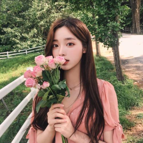 适合气质女孩使用的微信头像图片高冷气质美女