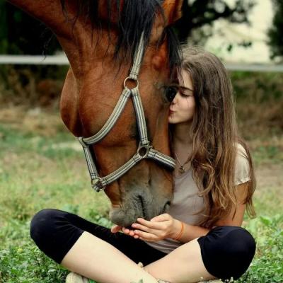 高冷欧美头像女生简单气质，这世间的温柔在等你