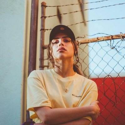 高冷欧美头像女生简单气质，这世间的温柔在等你