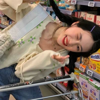 也许睡着才是常态，醒着只是为了手机做梦的素材 小众女头