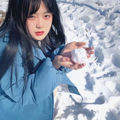 女生头像 这个冬天有人给你捂手吗