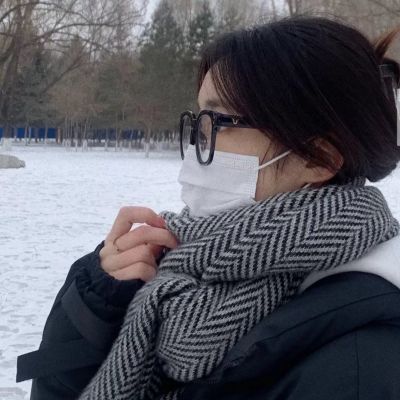 女生头像 这个冬天有人给你捂手吗