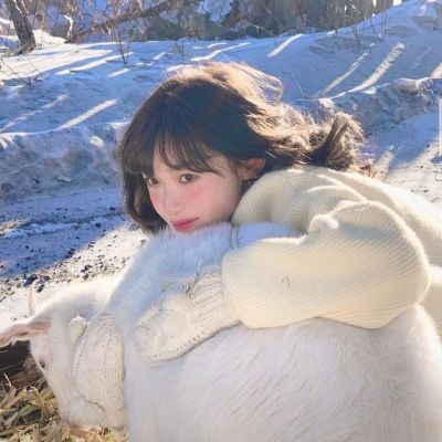 女生头像 这个冬天有人给你捂手吗