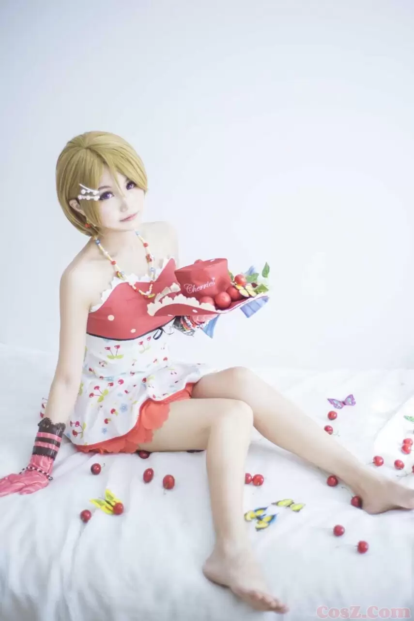 《C站·第140期》樱桃女仆给你送水果了想吃水果还是想吃别的