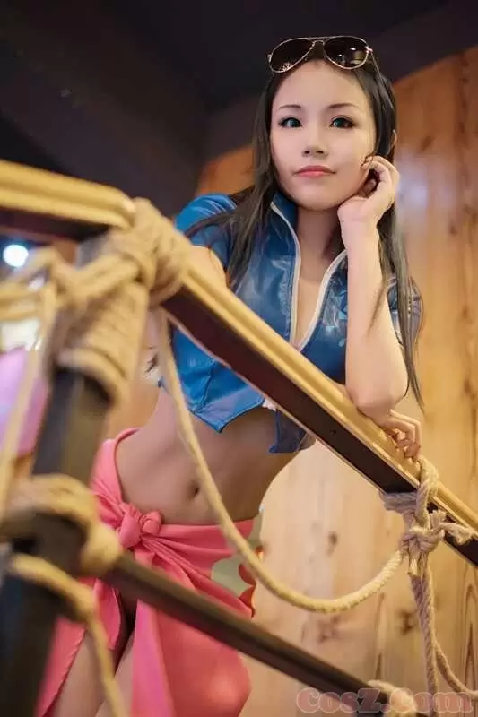 《C站·第135期》妮可罗宾红色高跟凸显贵妇气质长裙也是很唯美！