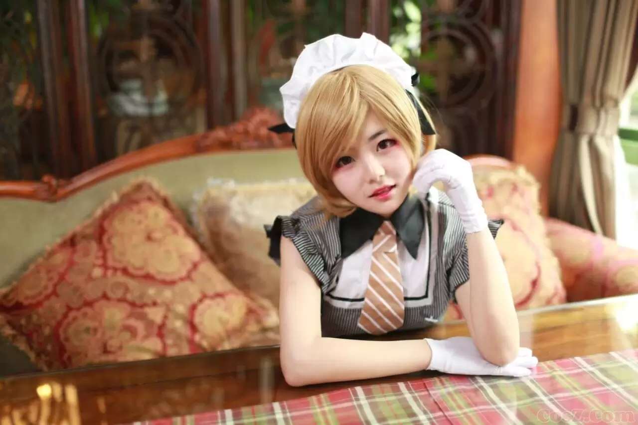 《C站·第95期》女仆南小鸟抱着一只大熊！