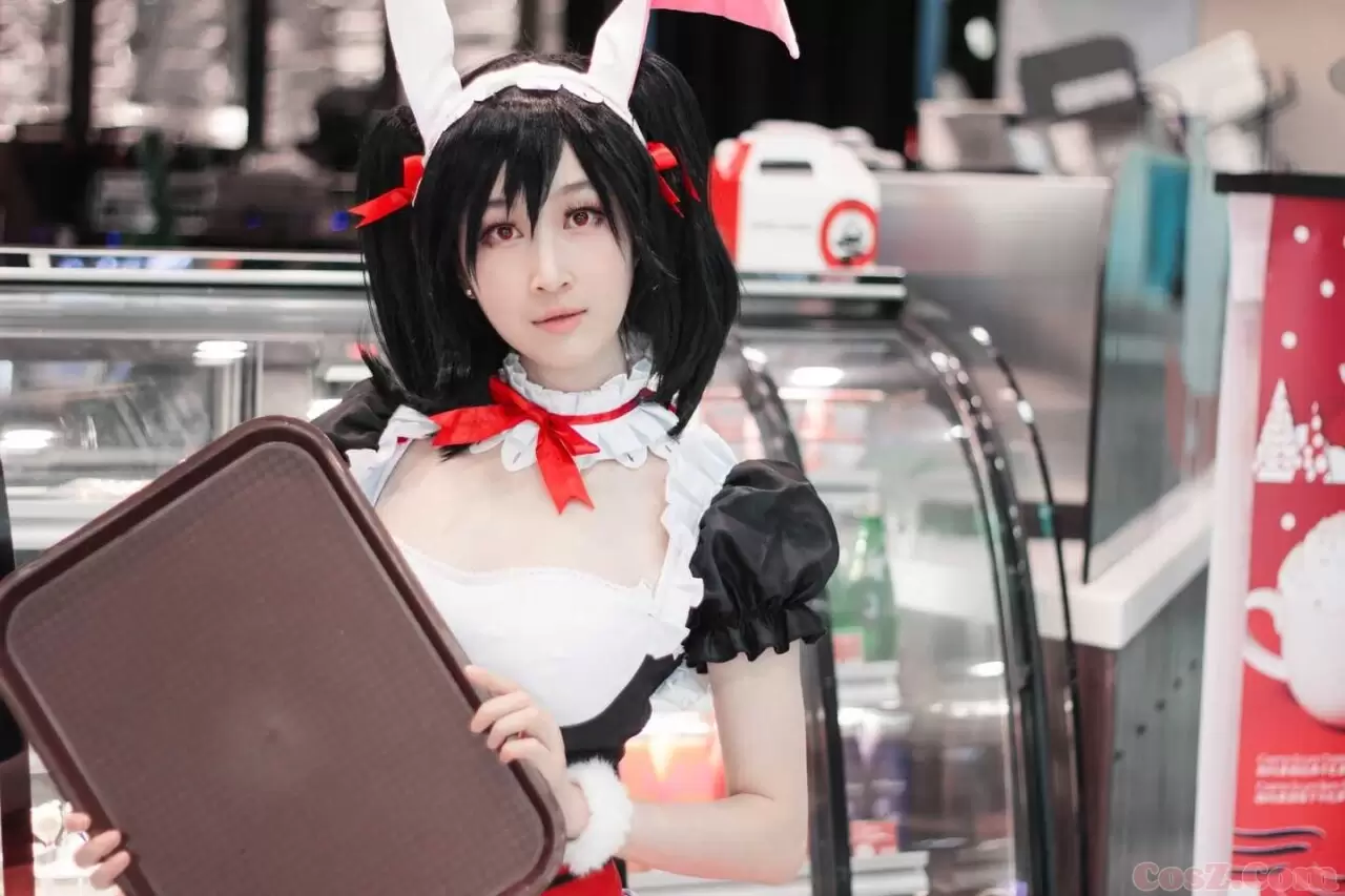 《C站·第38期》便利店的女仆兔女郎虽然穿着袜子但就是腿够粗！