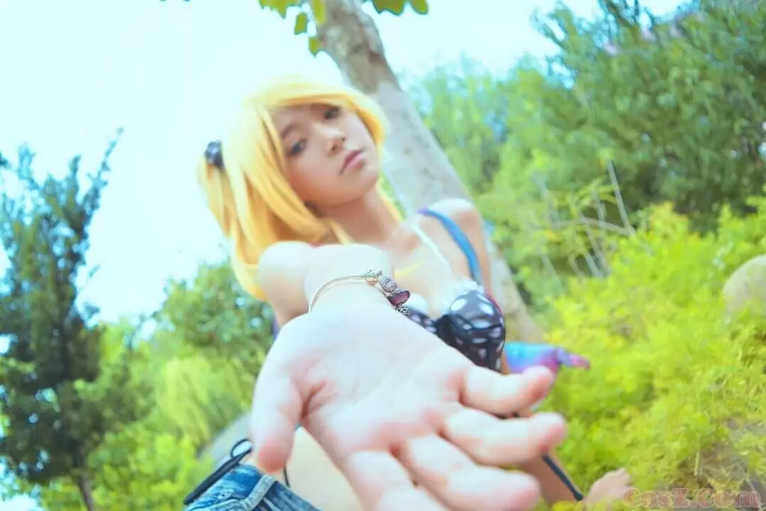 《C站·第16期》大冬天陪我下水虽然是温泉但是起身的时候还是很冷的！