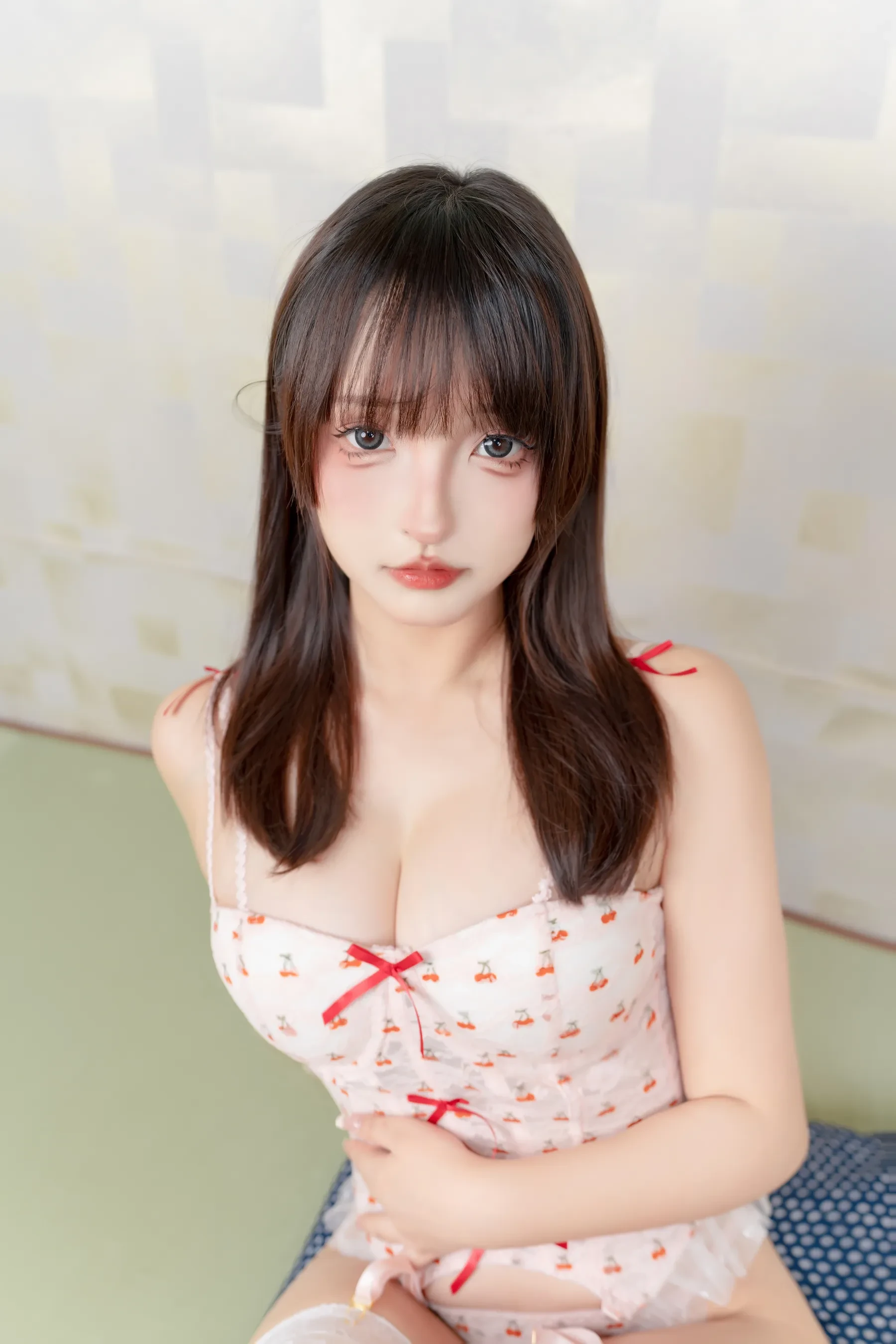 神楽坂真冬 – 睡衣少女 [75P] - 秀人网免费无水印在线套图写真