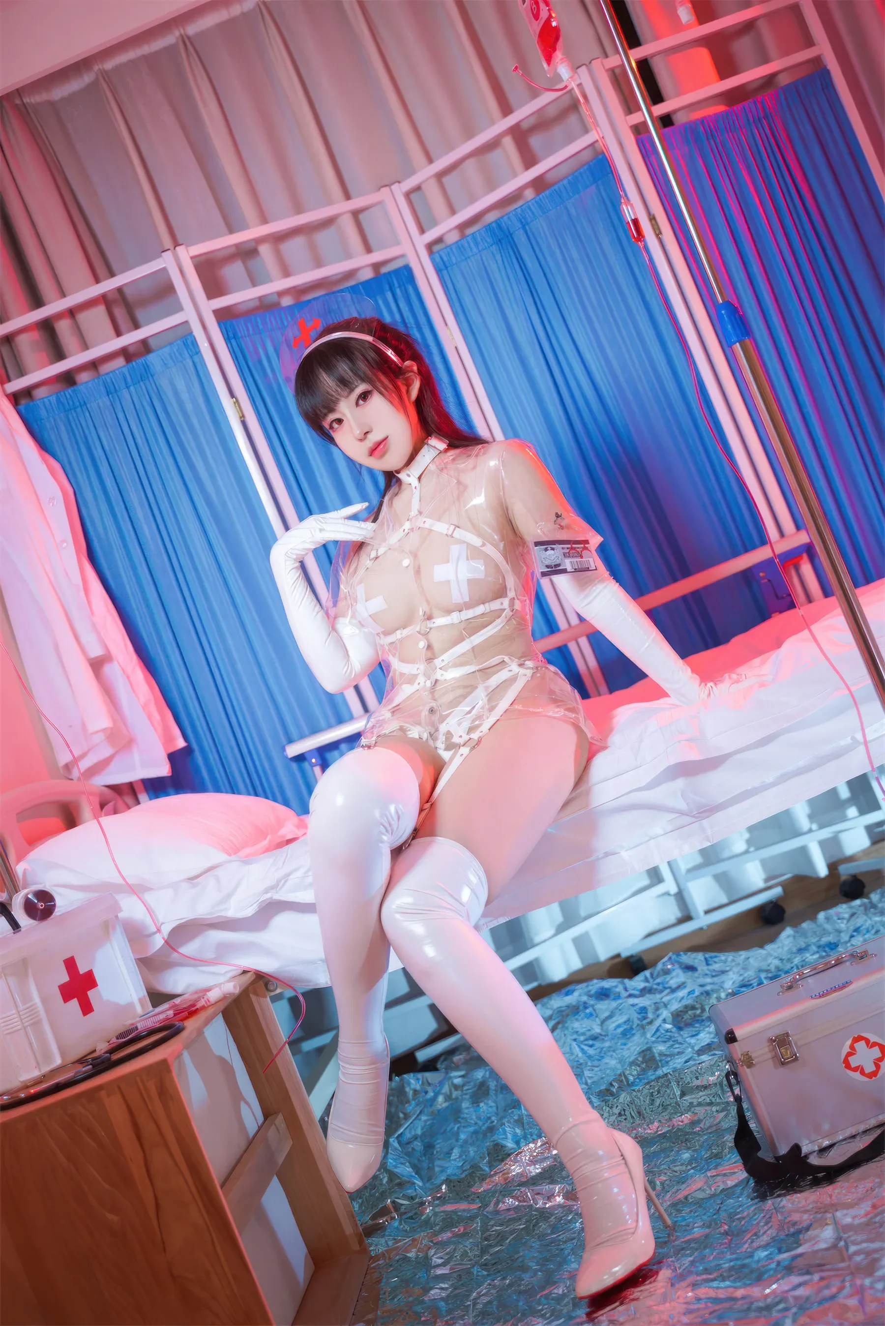 虎森森 – 透明护士 [60P] - 秀人网免费无水印在线套图写真