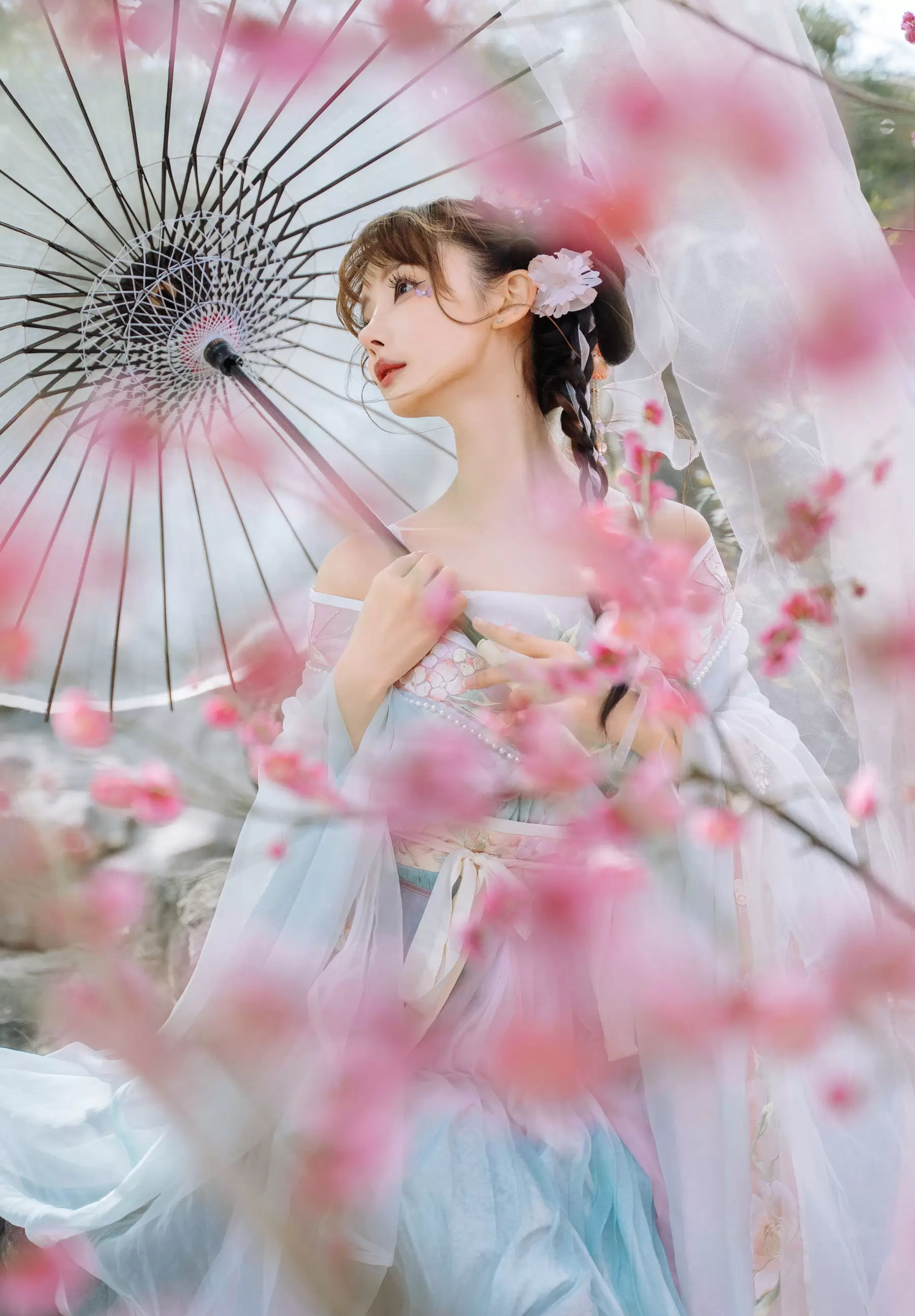 紫氯氯 – 二月梅花 [17P] - 秀人网免费无水印在线套图写真