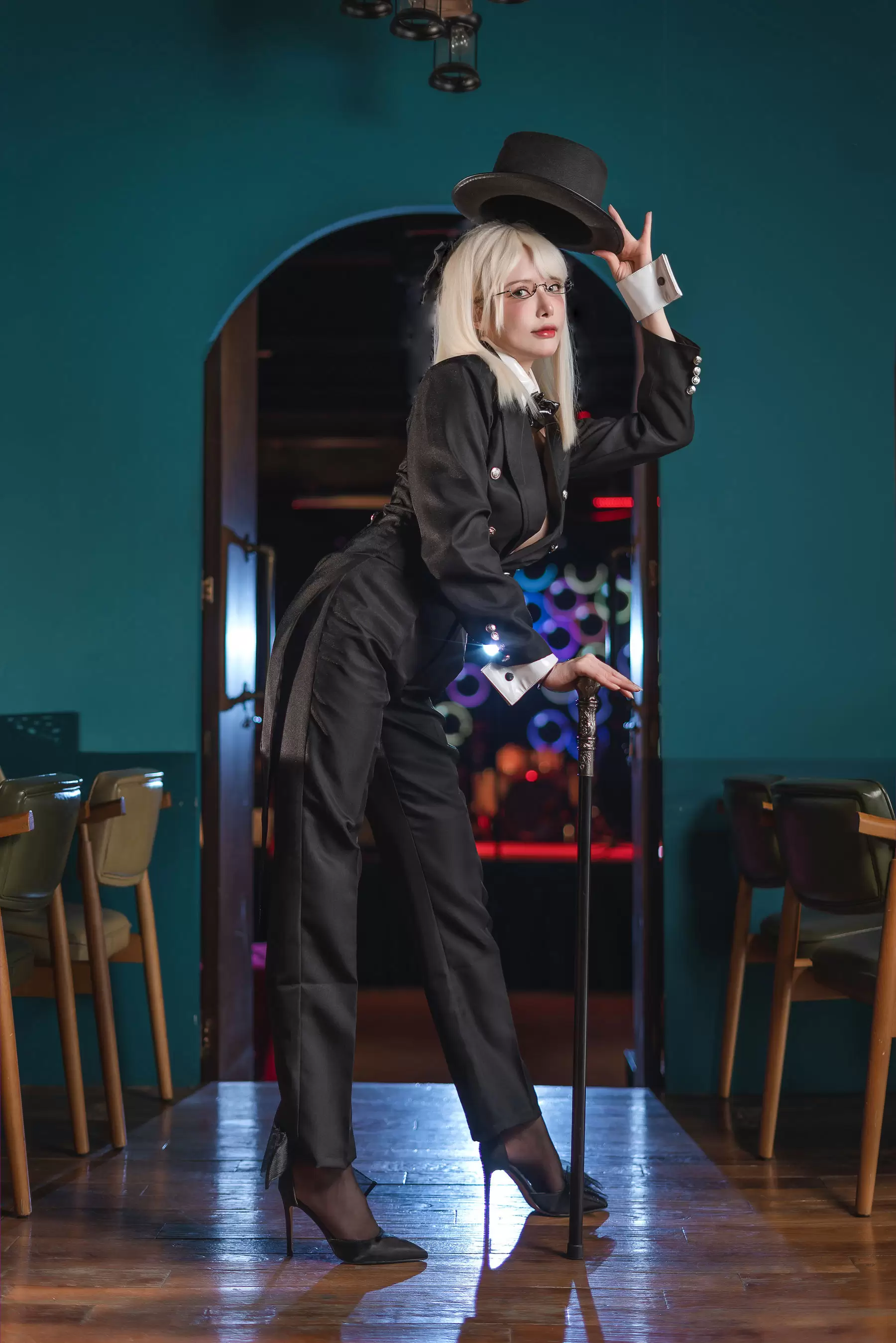 秋和柯基(夏小秋秋秋) – 舞台秀 [49P] - 秀人网免费无水印在线套图写真