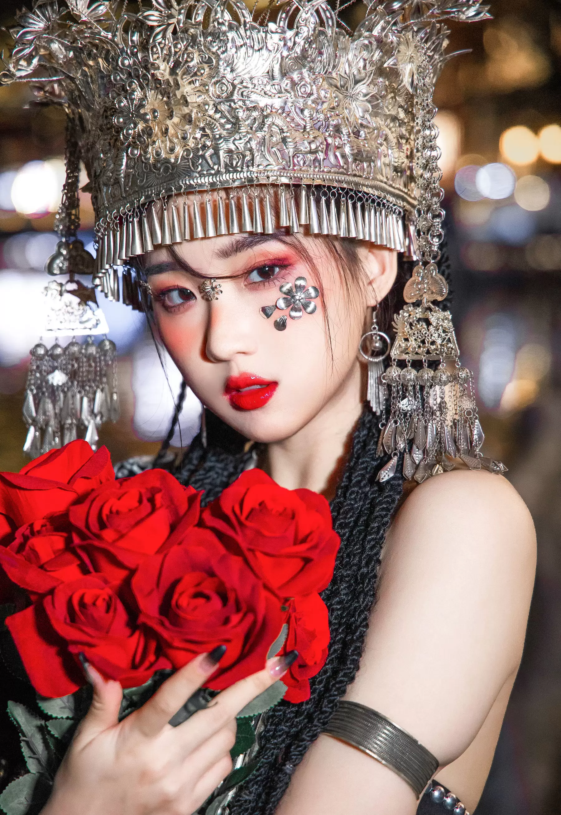 瓦斯塔亚小龙虾 – 苗疆女子 [18P] - 秀人网免费无水印在线套图写真