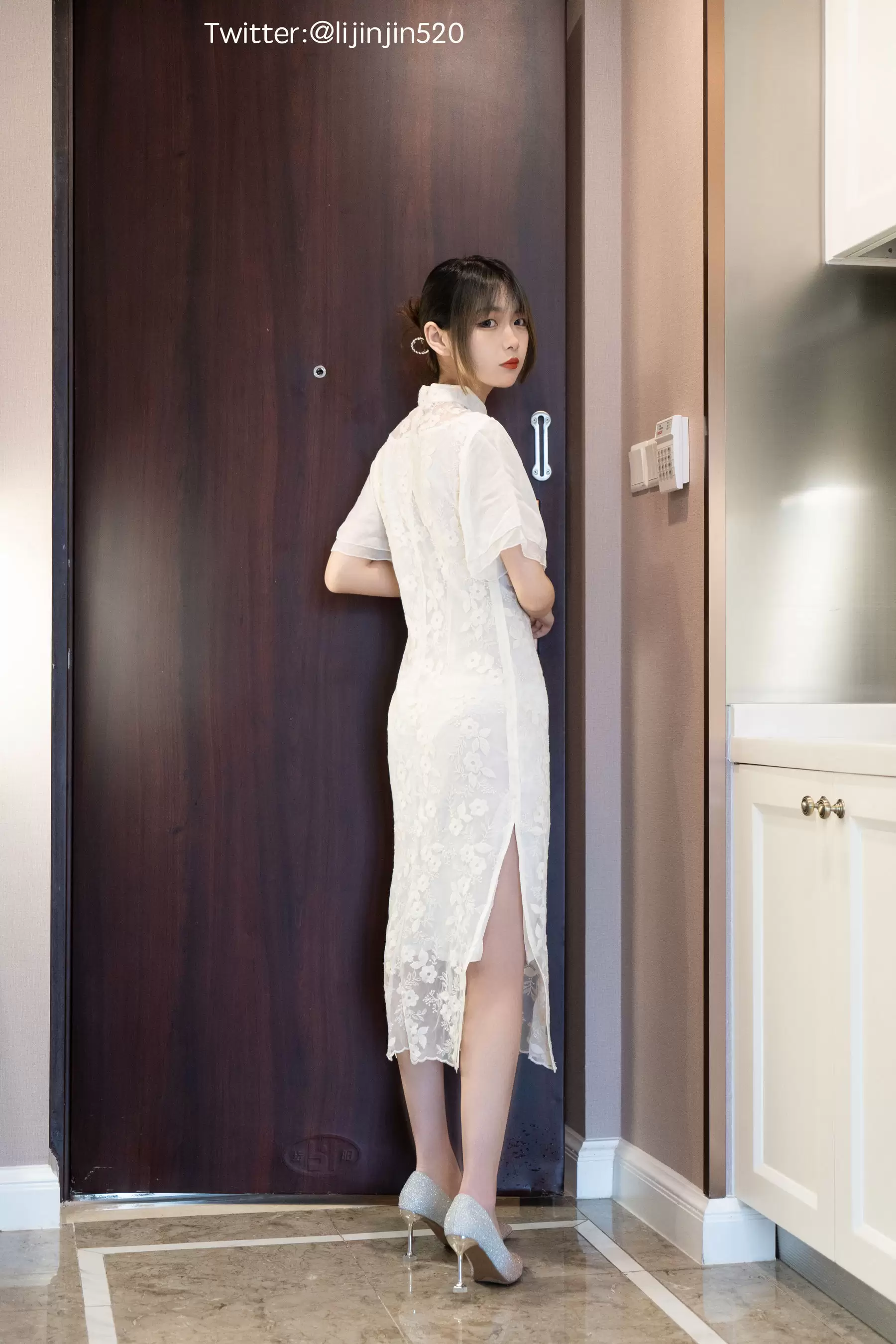 梨瑾瑾 – 改良旗袍 [20P] - 秀人网免费无水印在线套图写真