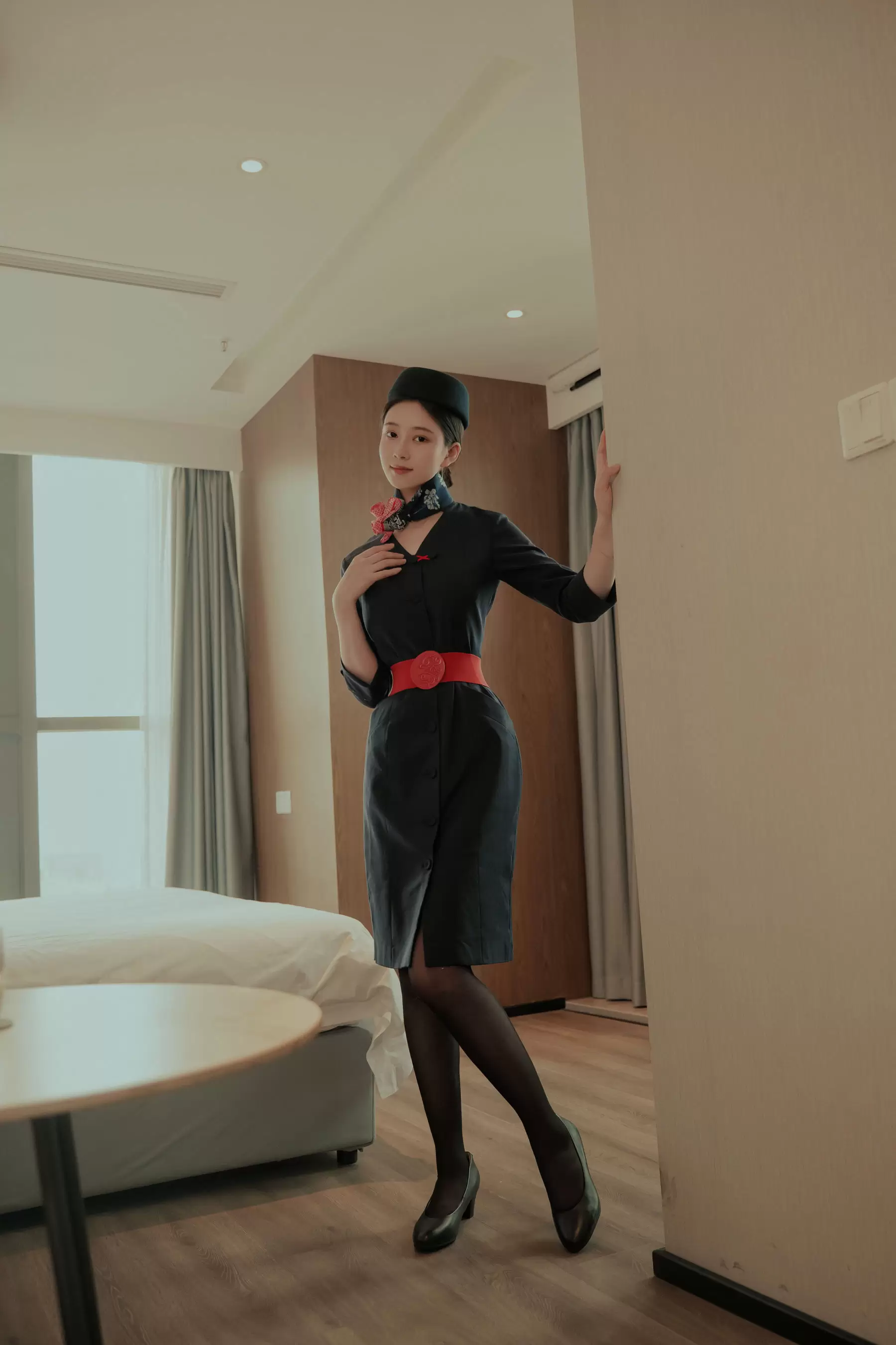 Nnian – 空姐酒店篇 [25P] - 秀人网免费无水印在线套图写真