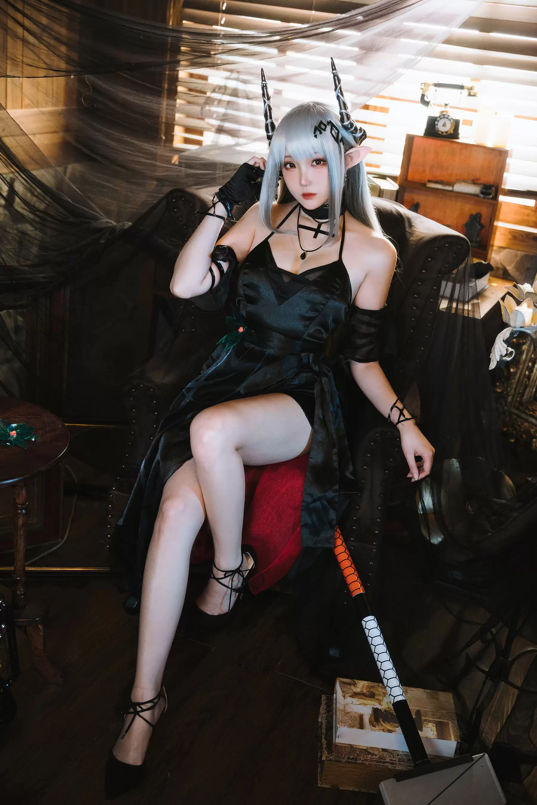 Coser瓜希酱福利 – 明日方舟 泥岩音律联觉 零号特工 [25P] - 秀人网免费无水印在线套图写真