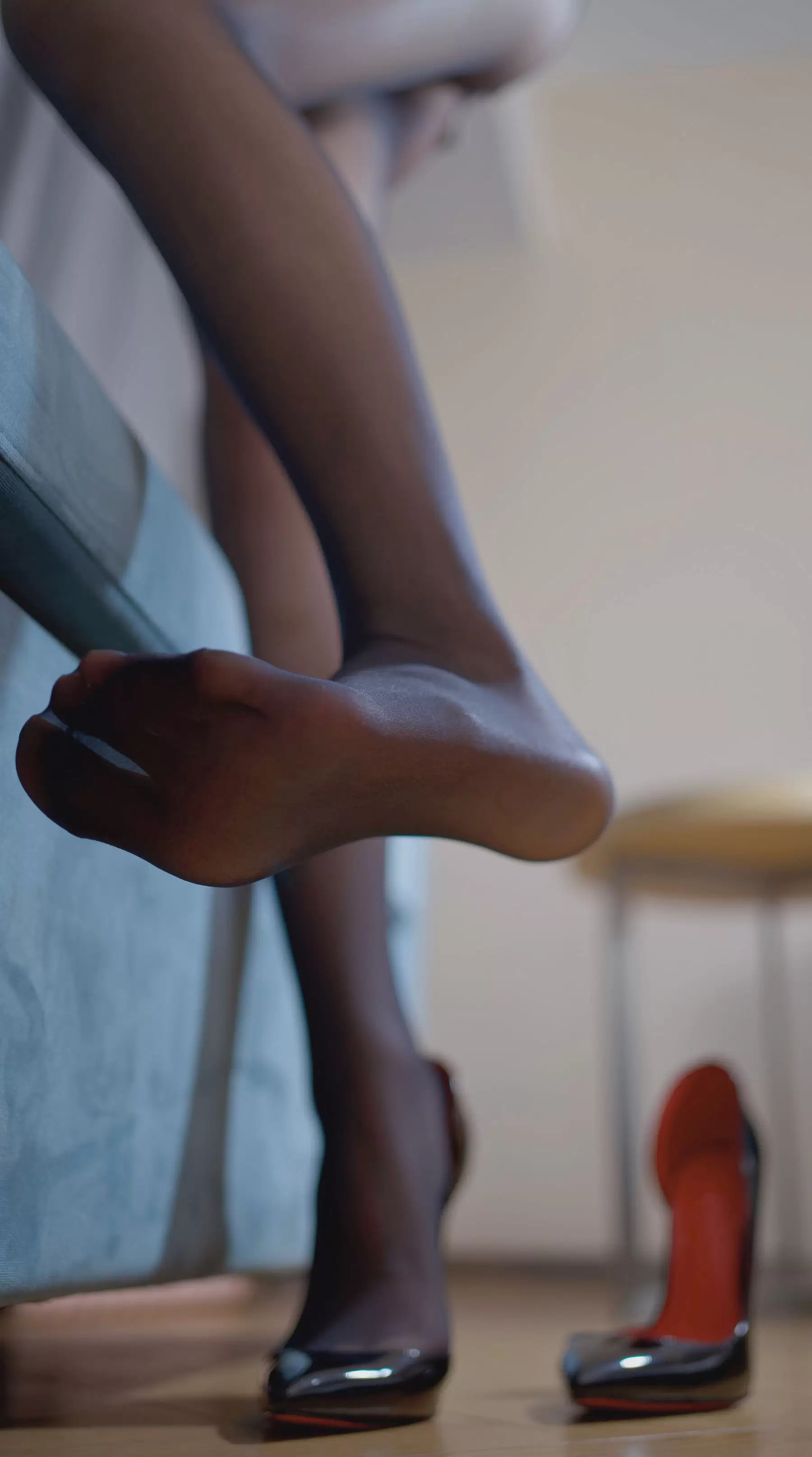 禅院熏 - OL酒后 [49P] - 秀人网免费无水印在线套图写真