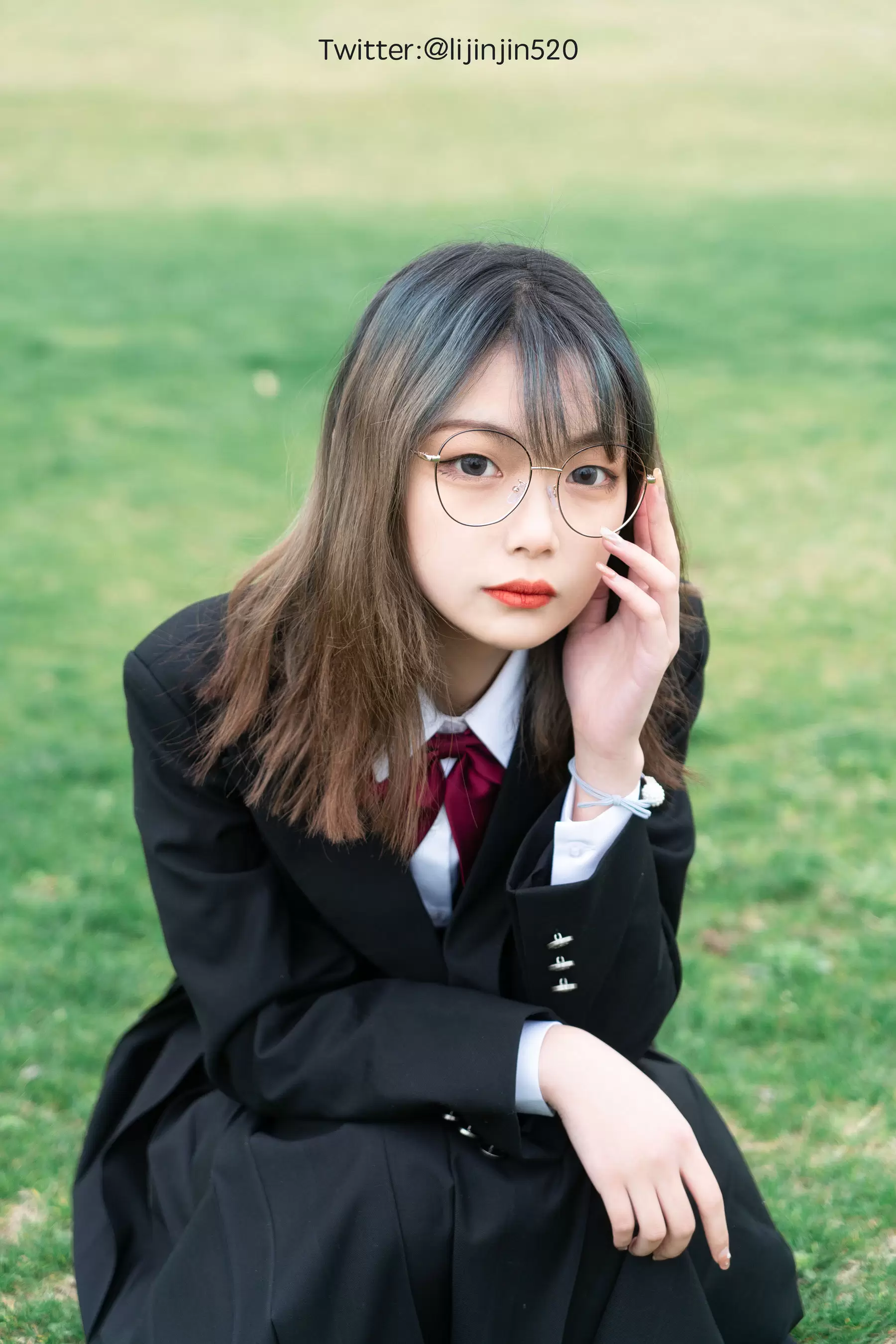 梨瑾瑾 – 户外黑长服 [20P] - 秀人网免费无水印在线套图写真