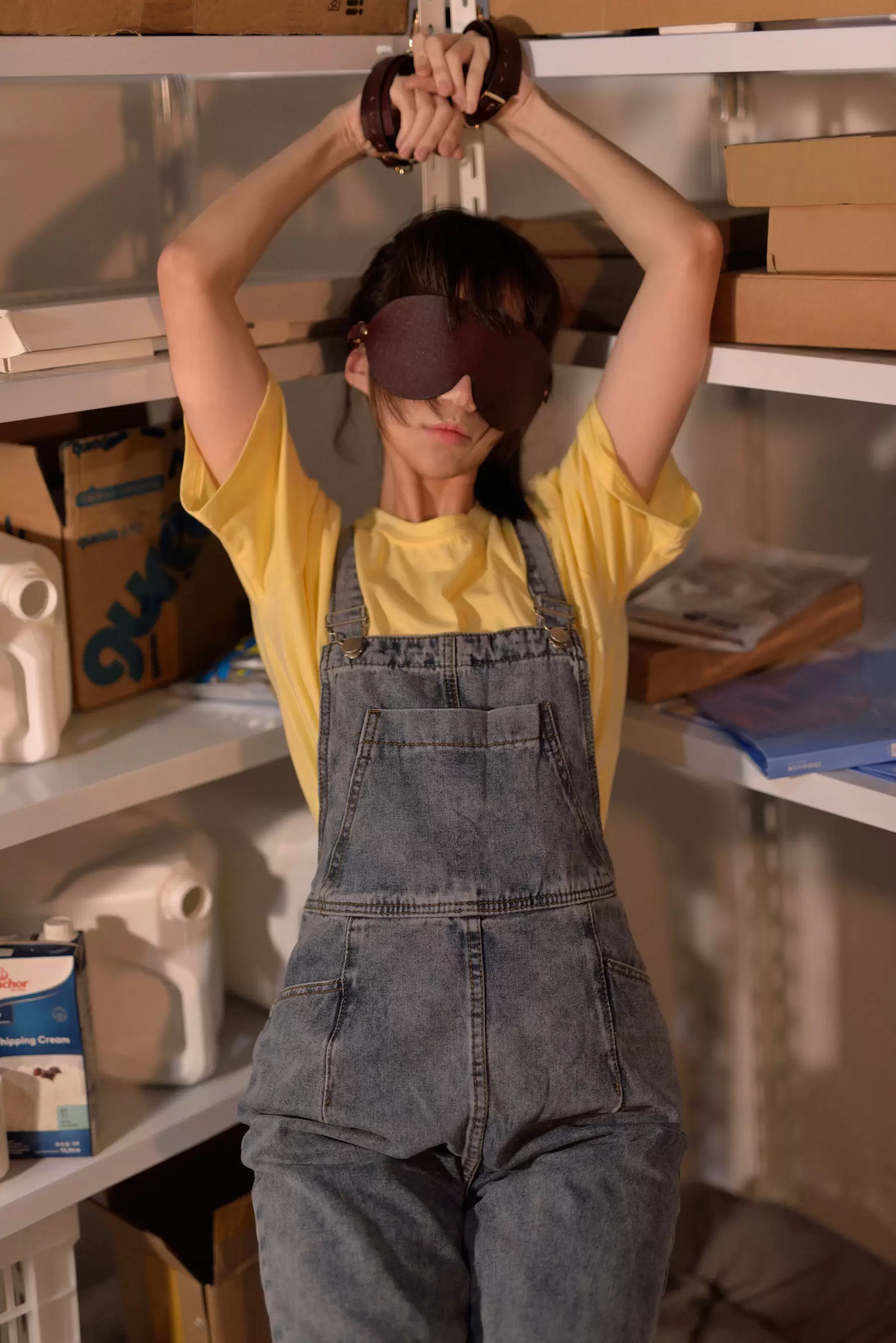 [萝莉COS] NAGISA魔物喵 VOL.10 杂物间 [33P] - 秀人网免费无水印在线套图写真