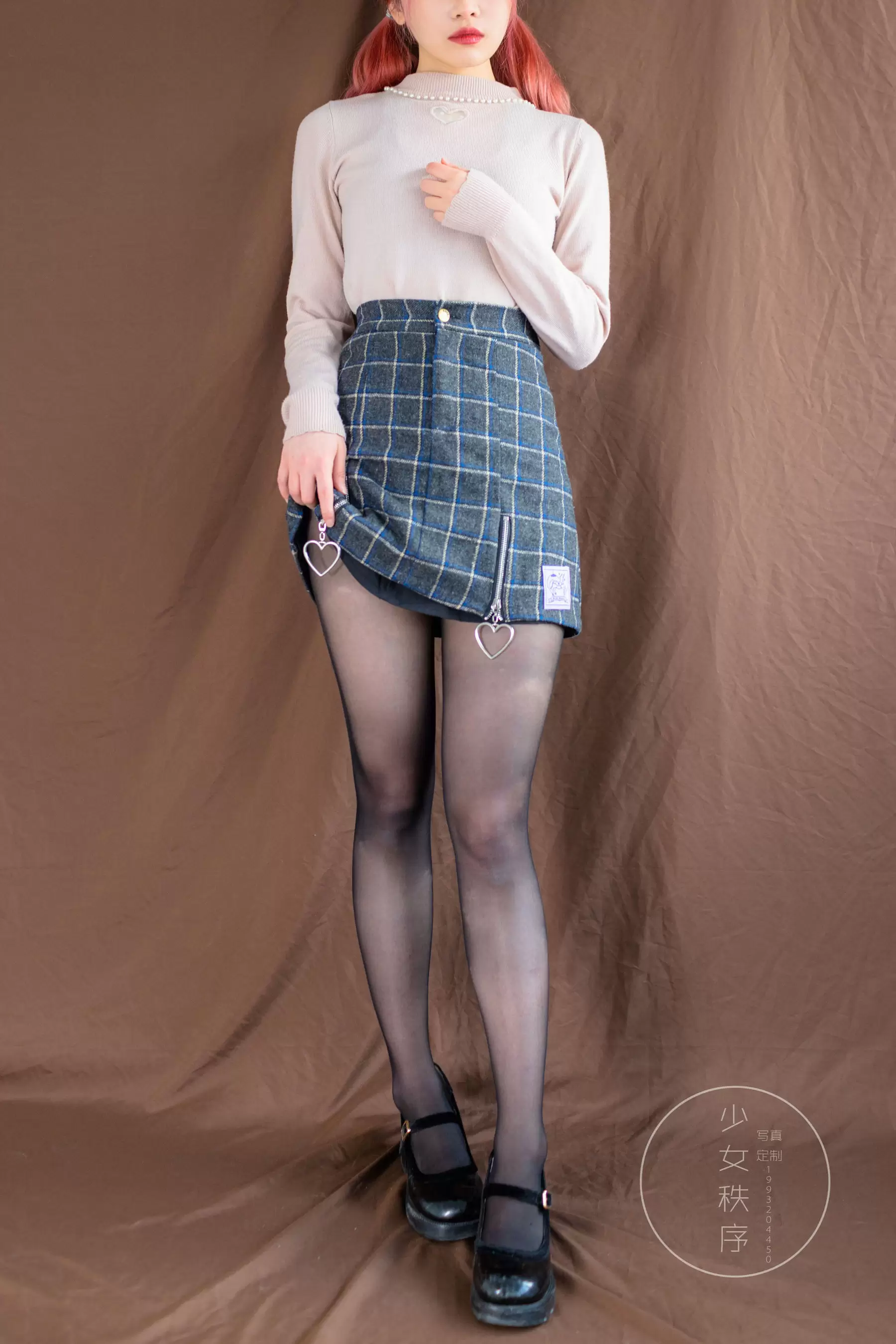 动漫博主田璐璐 – 少女秩序 黑丝 [19P] - 秀人网免费无水印在线套图写真