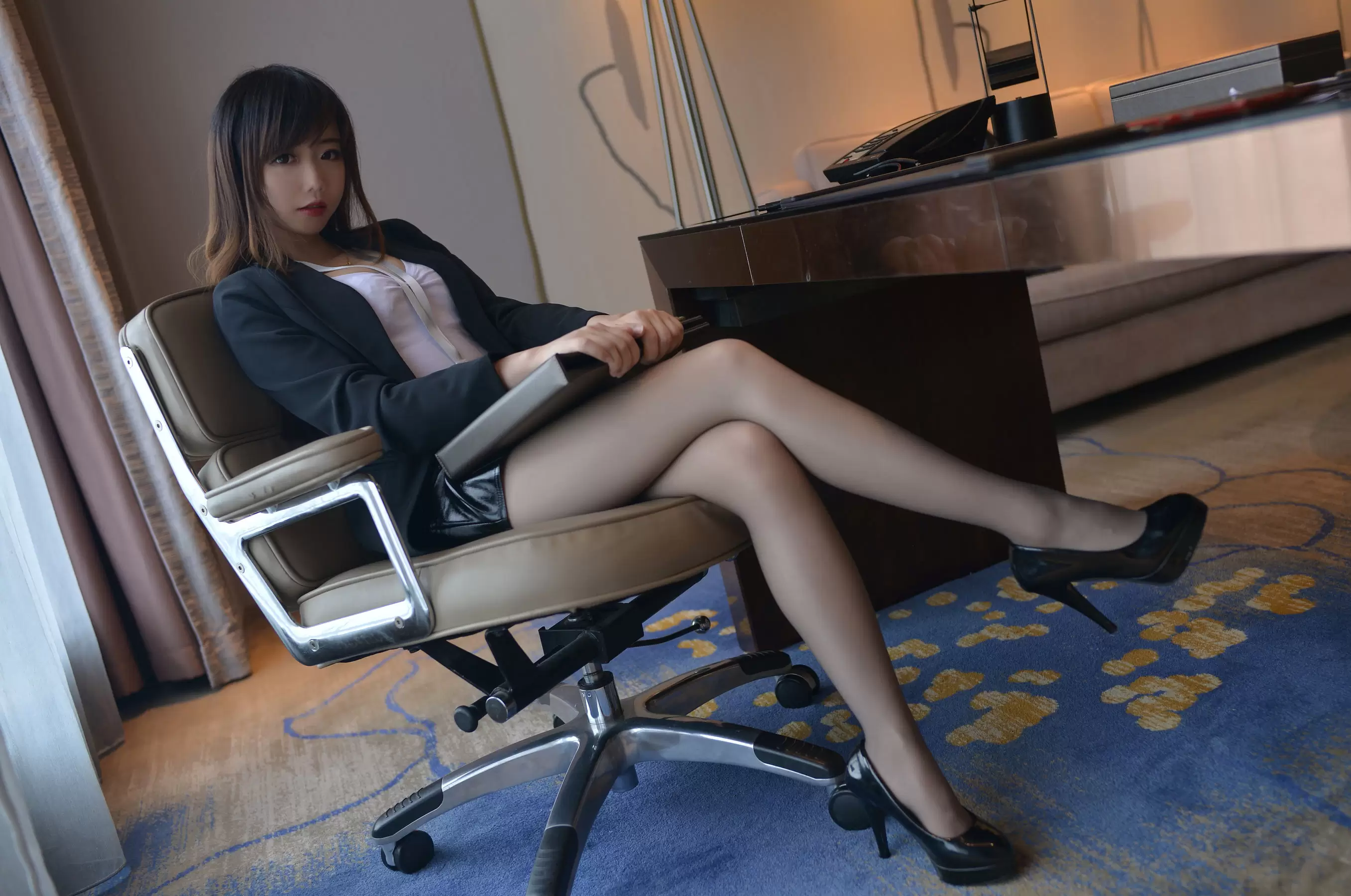 Cos小姐姐雪琪 – 小秘书 [78P] - 秀人网免费无水印在线套图写真