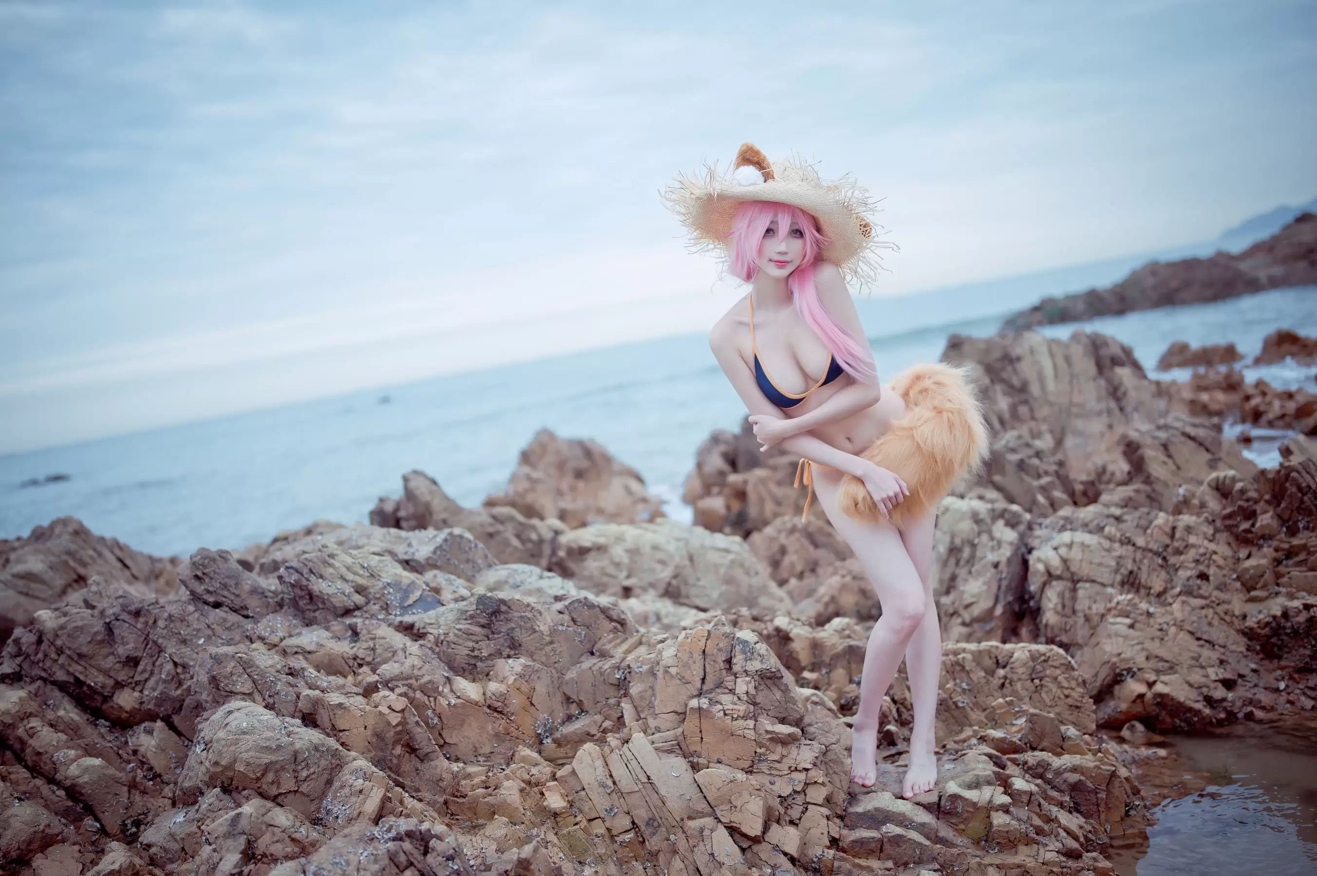 周叽是可爱兔兔 – 小玉泳装 [23P] - 秀人网免费无水印在线套图写真