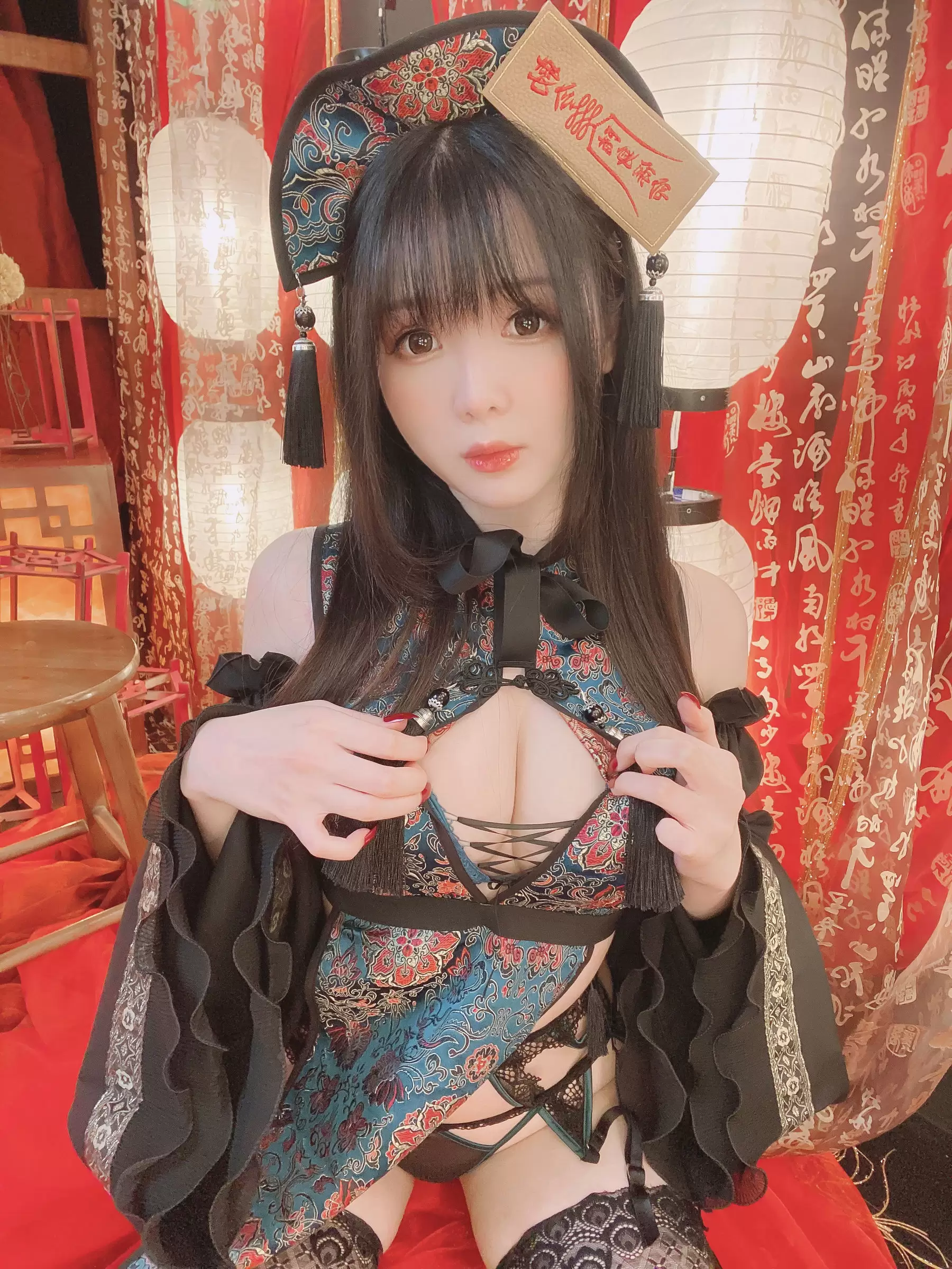 微博妹纸霜月shimo – キョンシーちゃん自撮り [20P] - 秀人网免费无水印在线套图写真