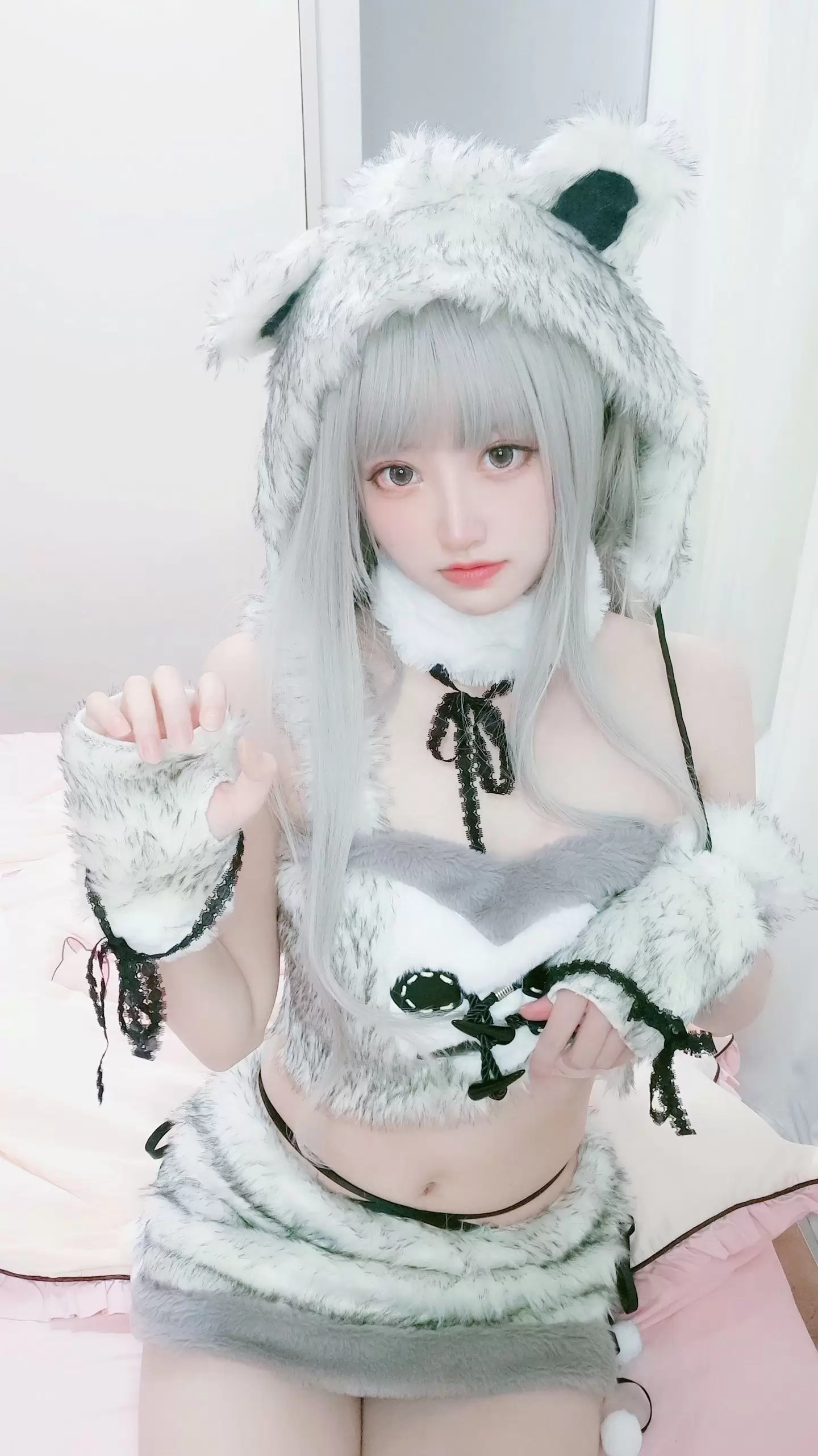 千阳(ちよ) – 白熊 [14P] - 秀人网免费无水印在线套图写真