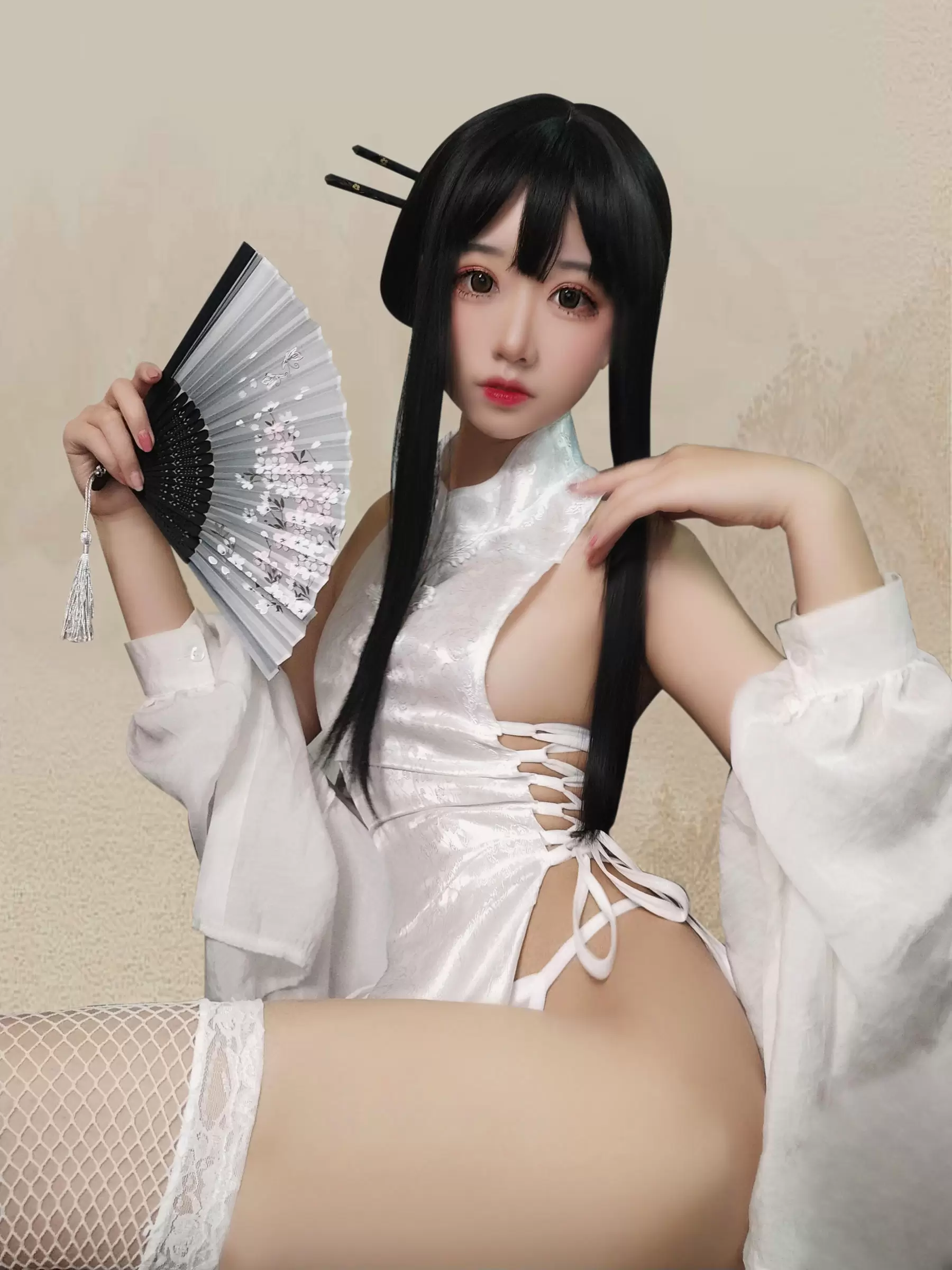 猫君君MaoJun – 绑带旗袍 [16P] - 秀人网免费无水印在线套图写真