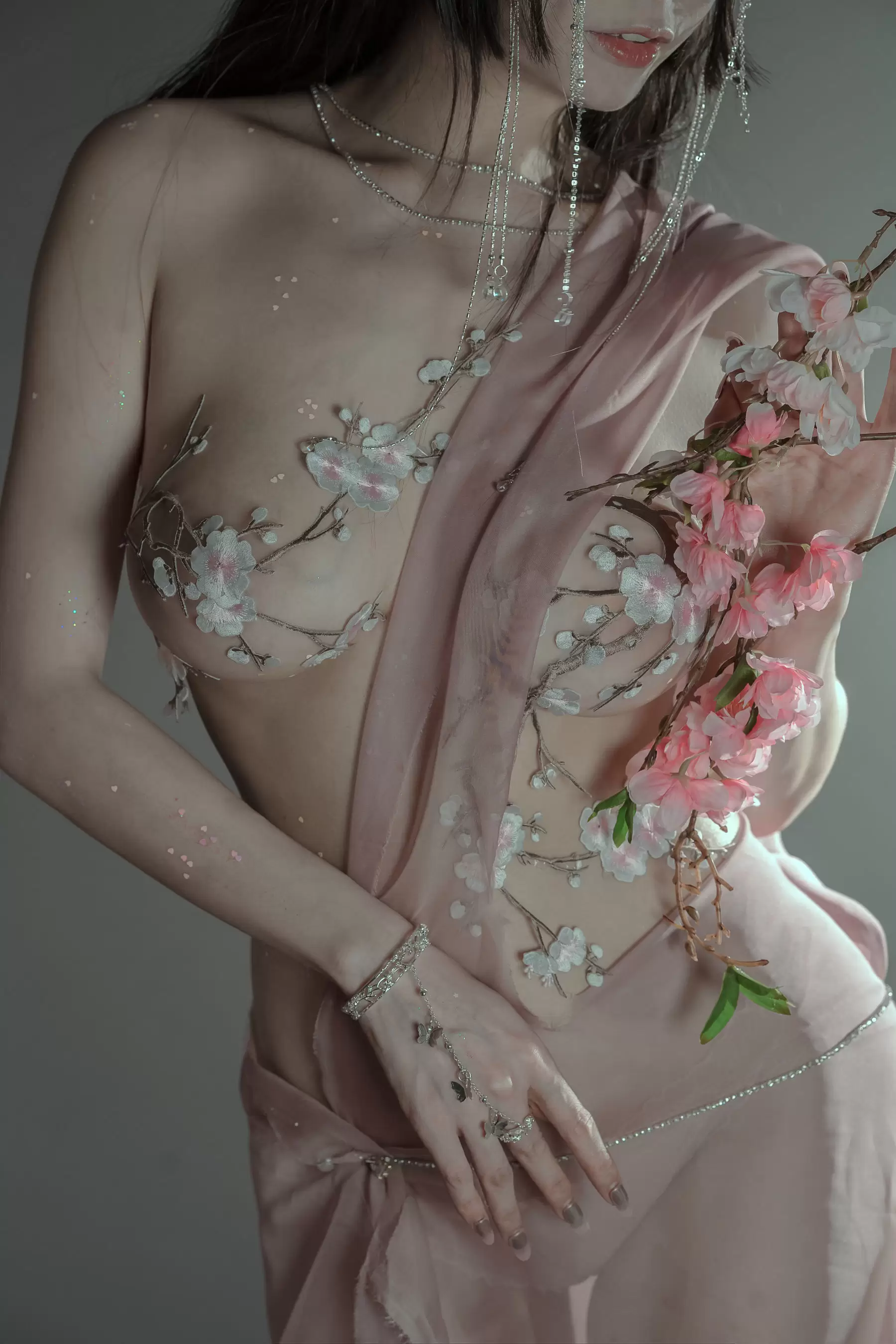 秋和柯基(夏小秋秋秋) – 粉 桃花神 [32P] - 秀人网免费无水印在线套图写真