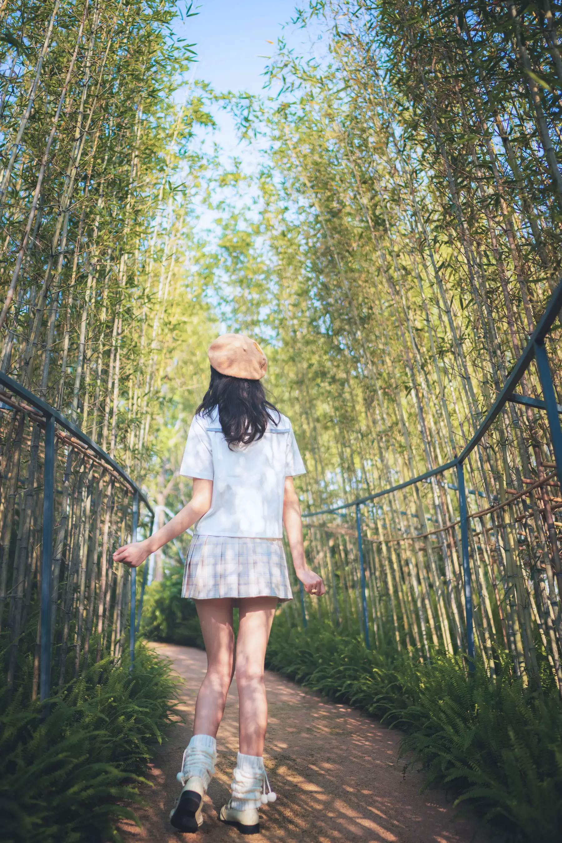 清纯妹子西瓜 白云森林 [39P] - 秀人网免费无水印在线套图写真