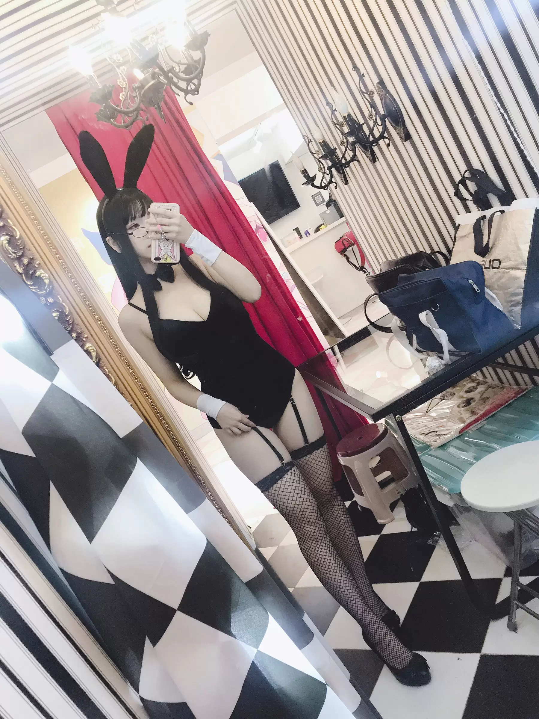 动漫博主雪晴Astra 眼镜兔子扮演 [24P] - 秀人网免费无水印在线套图写真