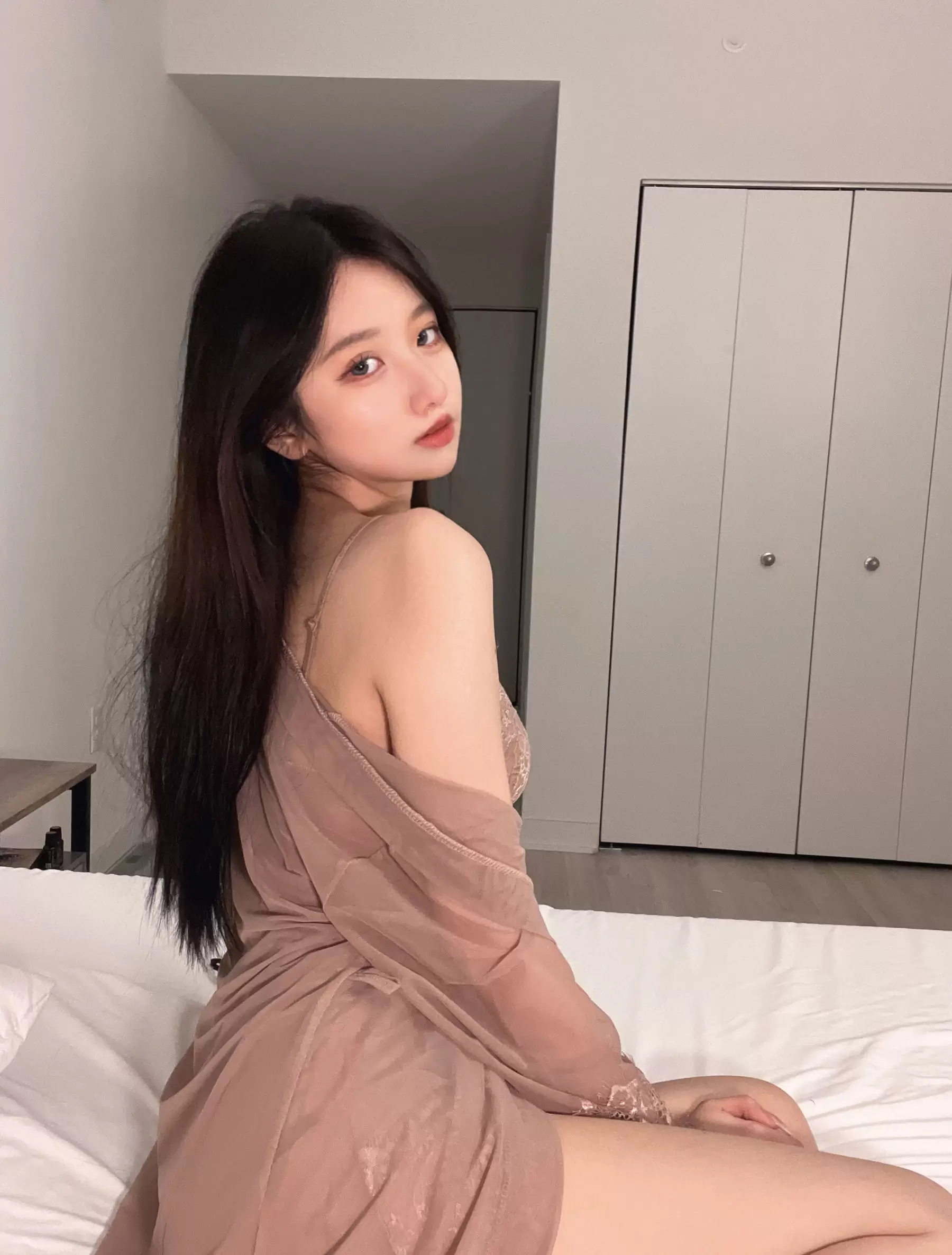 动漫博主果咩酱w – 入夜 [45P] - 秀人网免费无水印在线套图写真