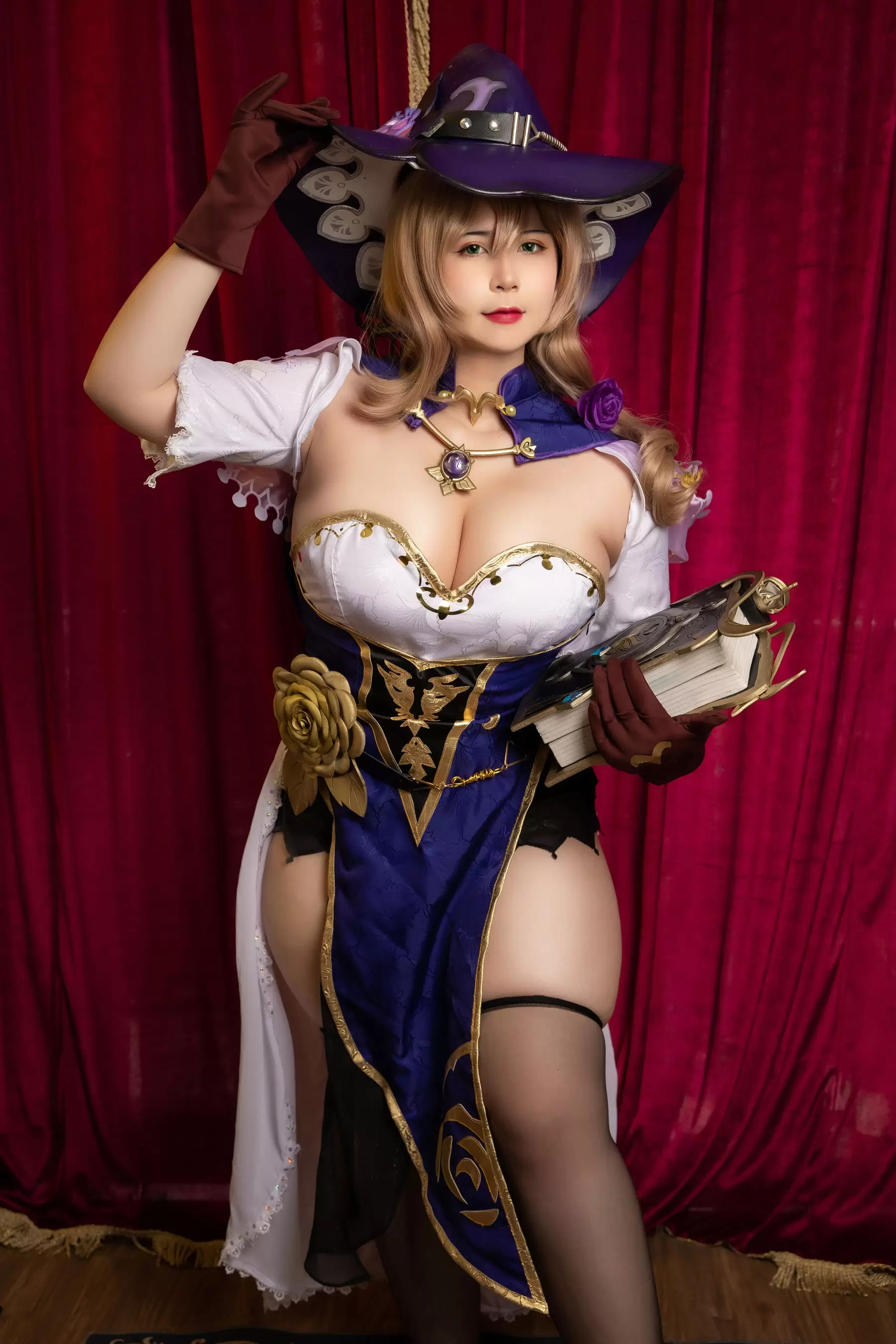 Uy Uy – Lisa [15P] - 秀人网免费无水印在线套图写真