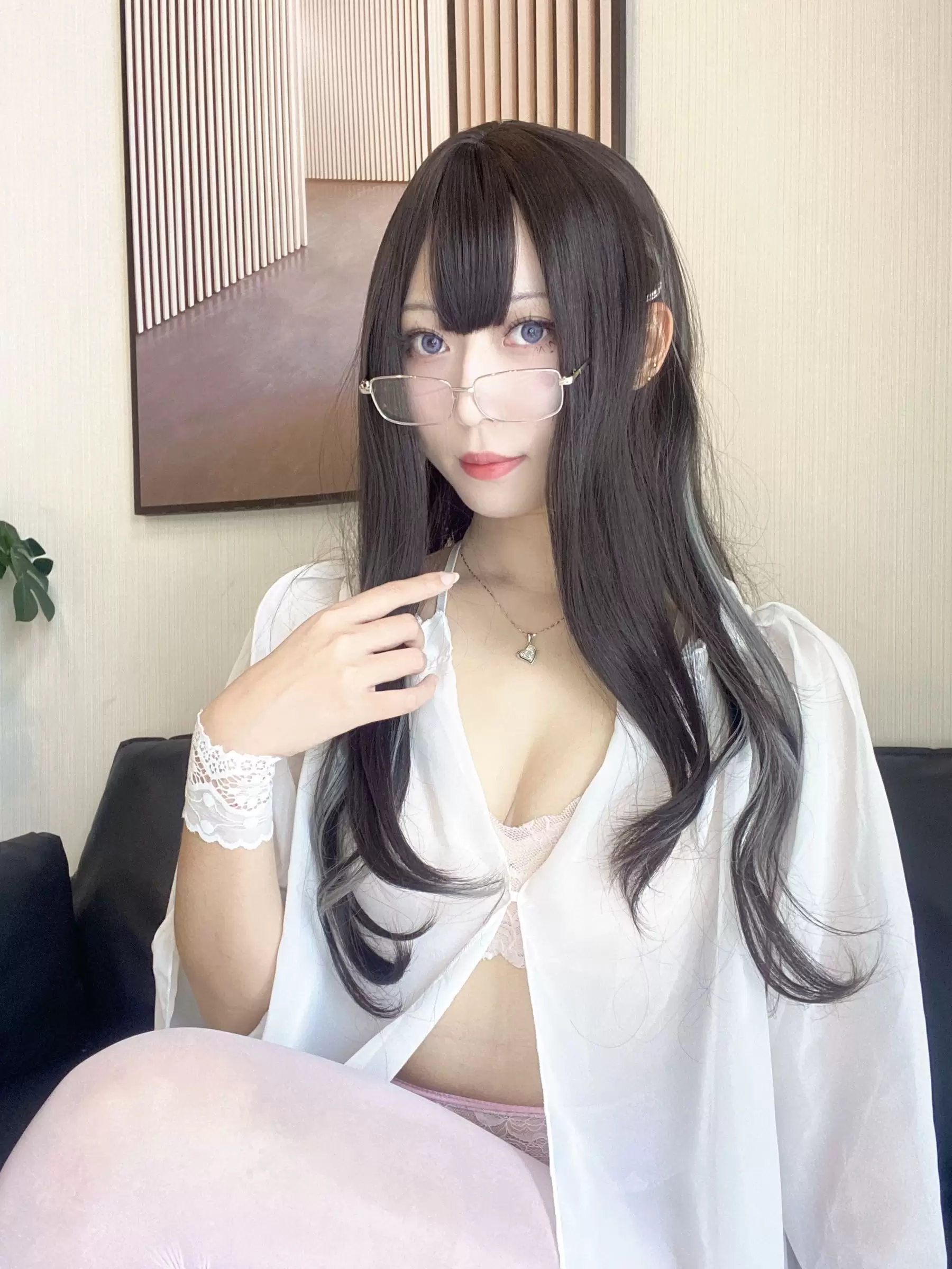 动漫博主Money冷冷 – 白挂 [59P] - 秀人网免费无水印在线套图写真