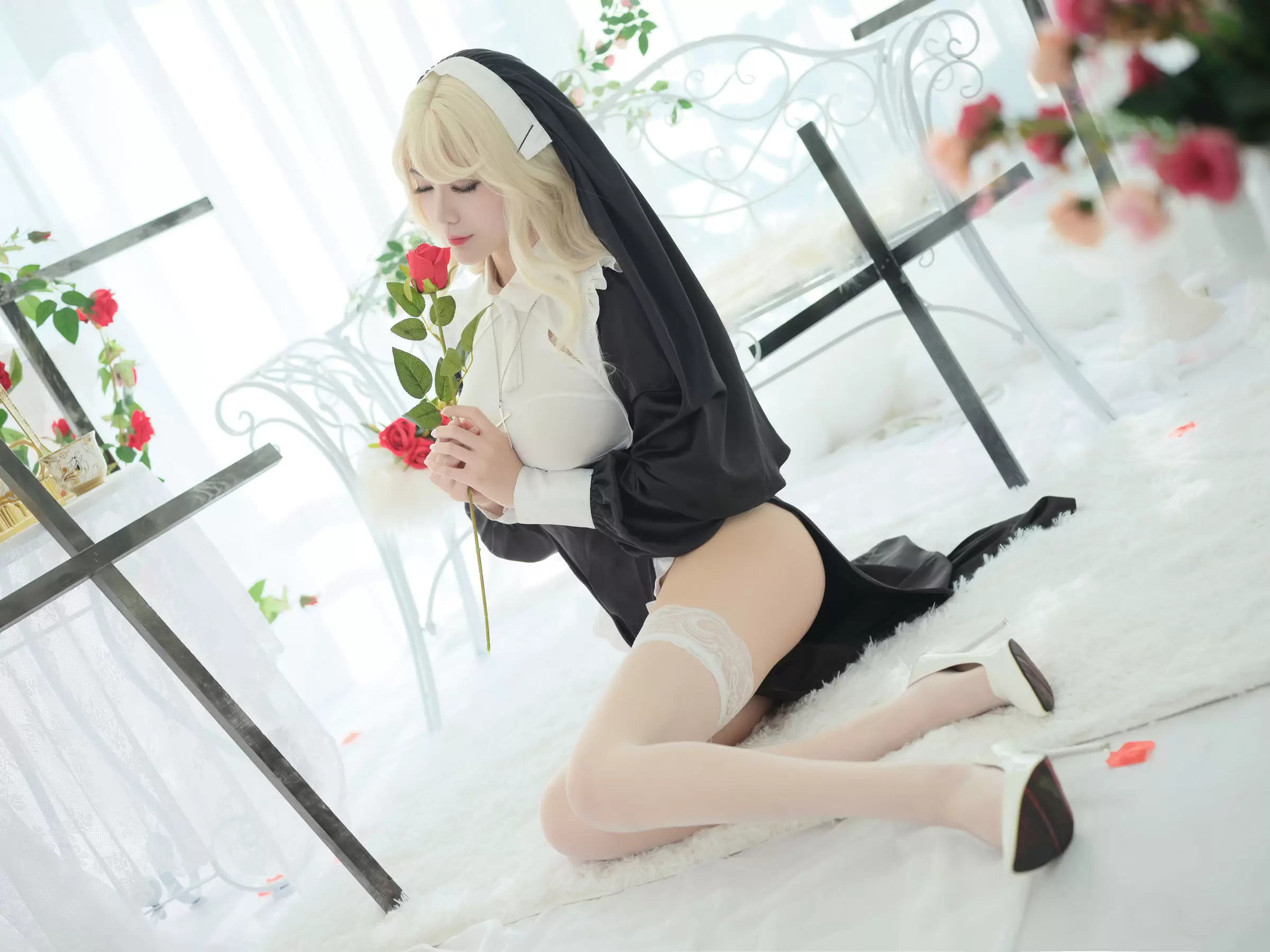 一米八的大梨子 – 修女 [36P] - 秀人网免费无水印在线套图写真