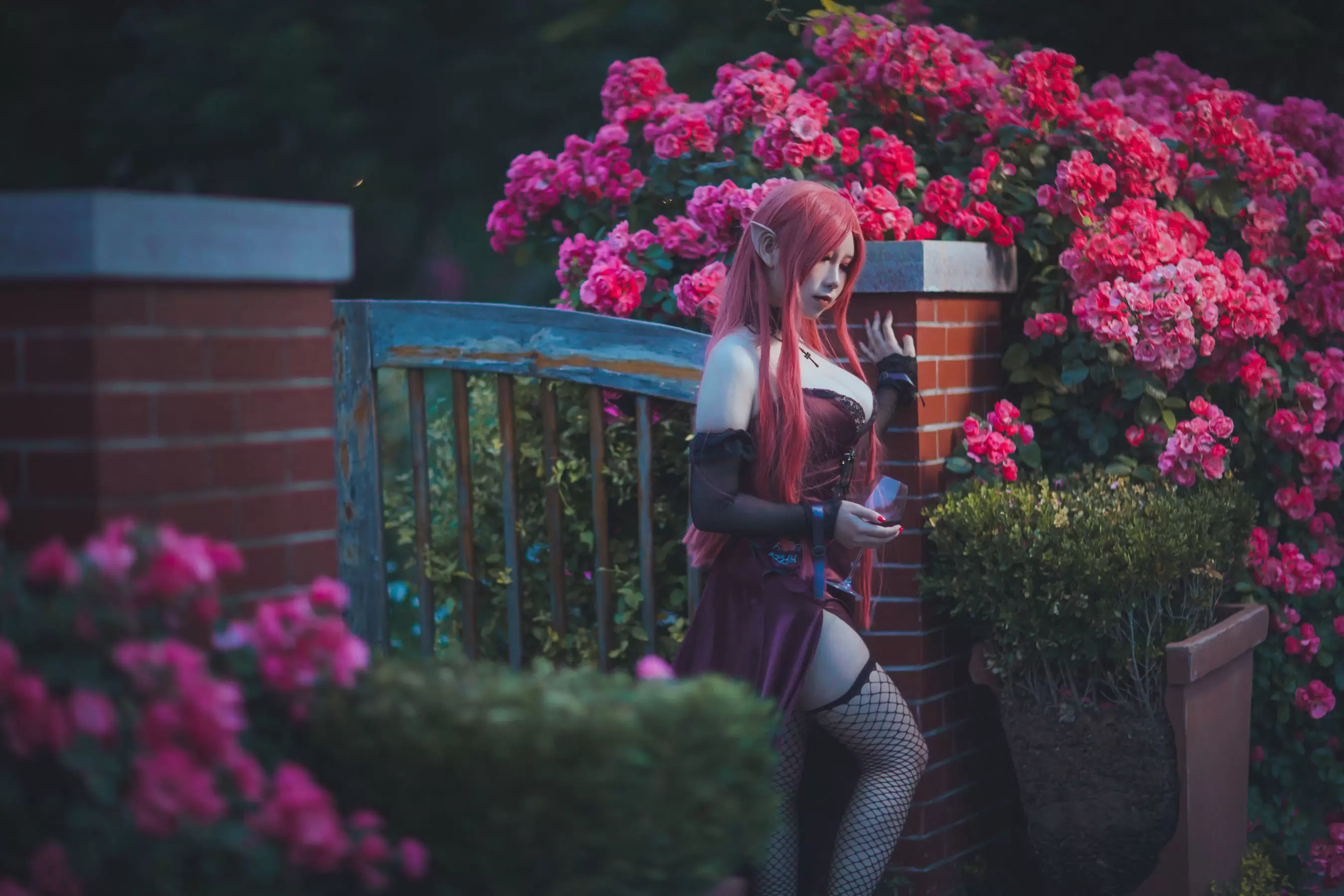 动漫博主从从从从鸾 约克公爵 [53P] - 秀人网免费无水印在线套图写真