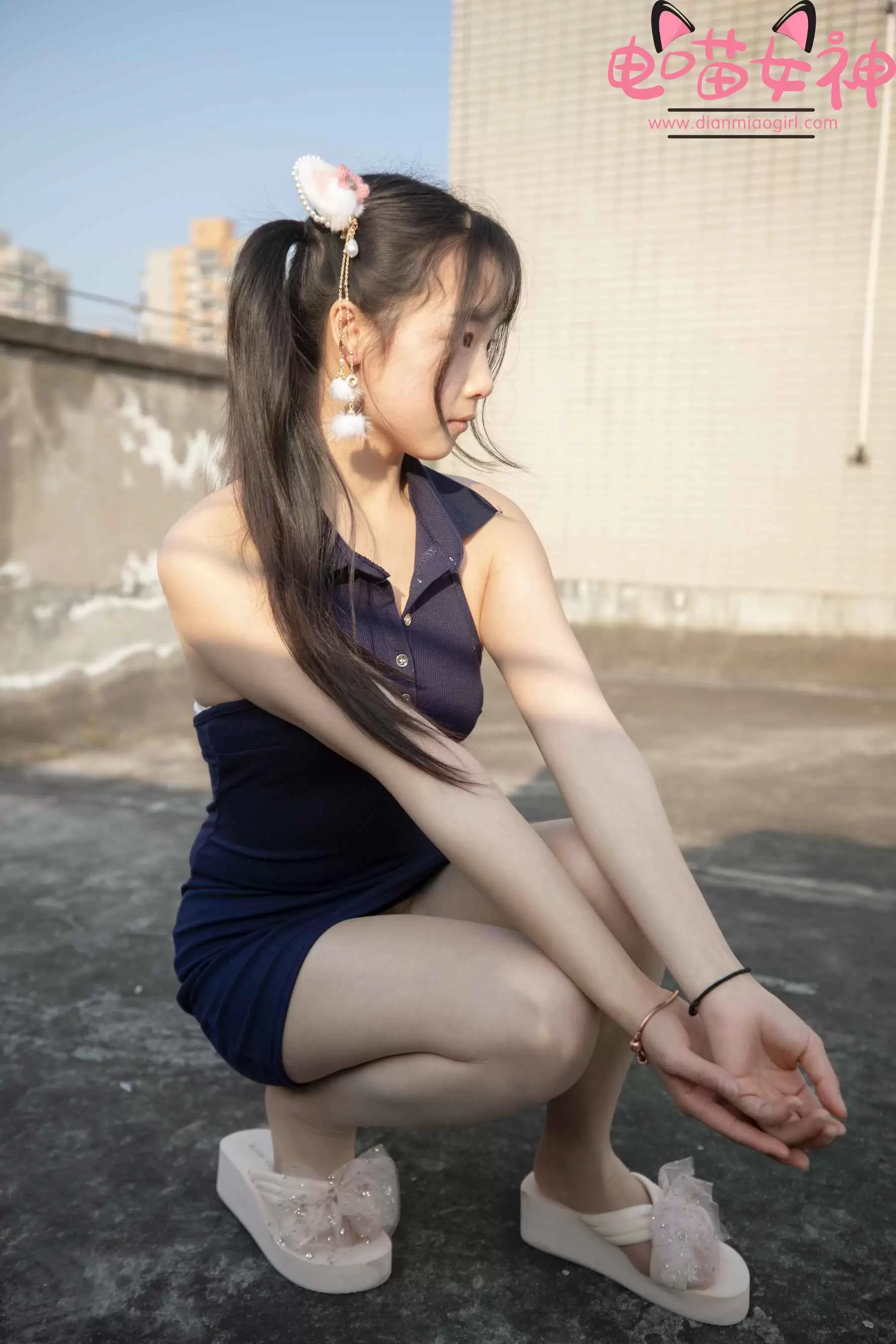 电喵女神 – 灵唯 天台 [77P] - 秀人网免费无水印在线套图写真