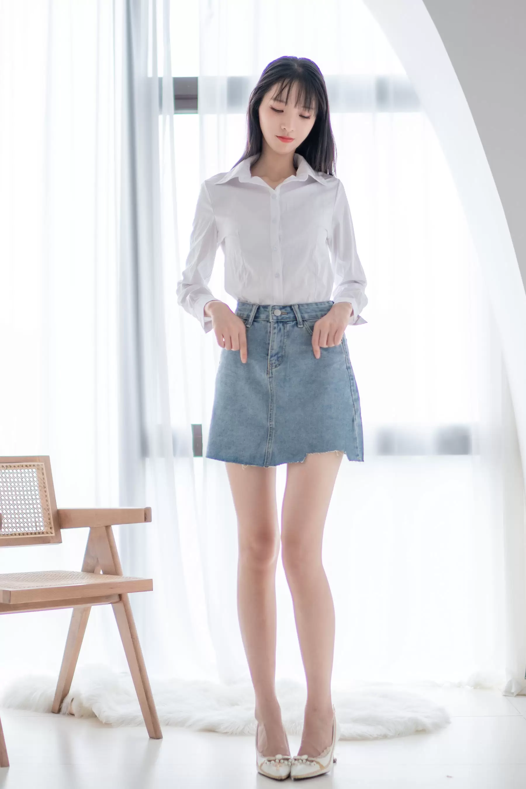 清纯妹子西瓜 – 衬衫牛仔裙 [61P] - 秀人网免费无水印在线套图写真